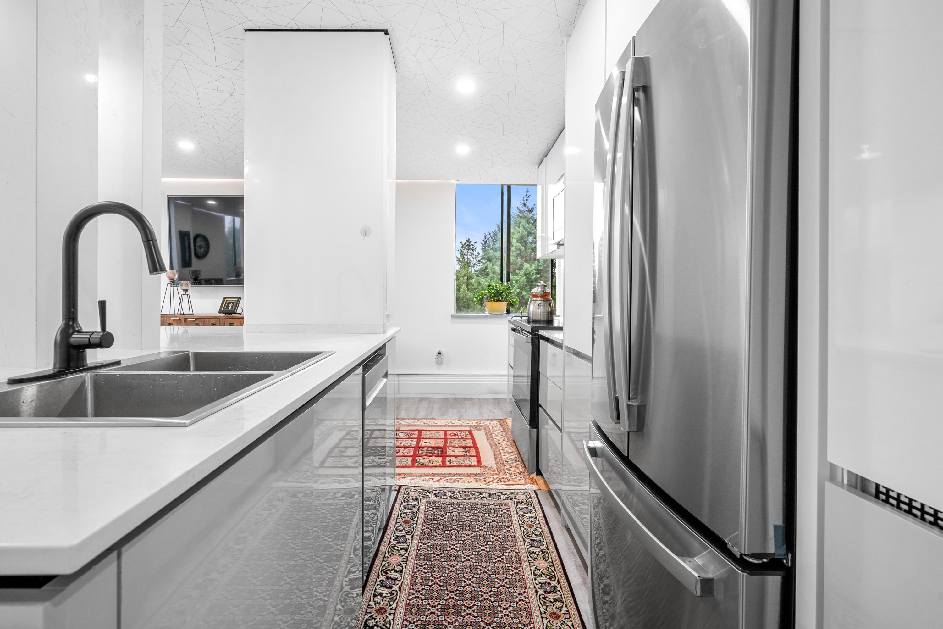 1003 2004 FULLERTON AVENUE, #1003