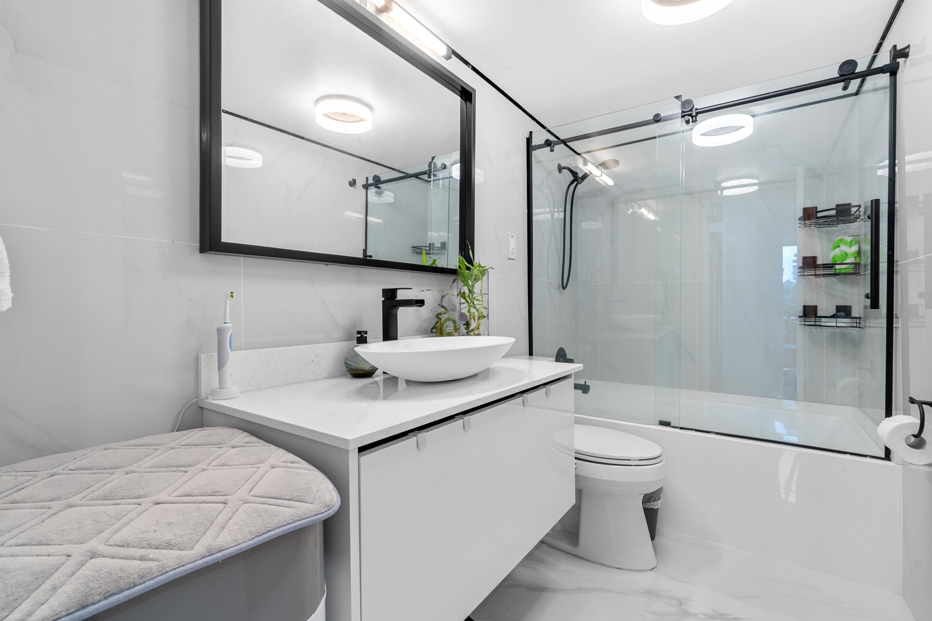 1003 2004 FULLERTON AVENUE, #1003