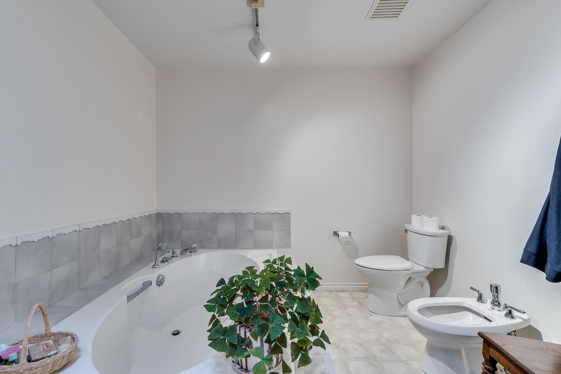 4117 BEAUFORT PLACE