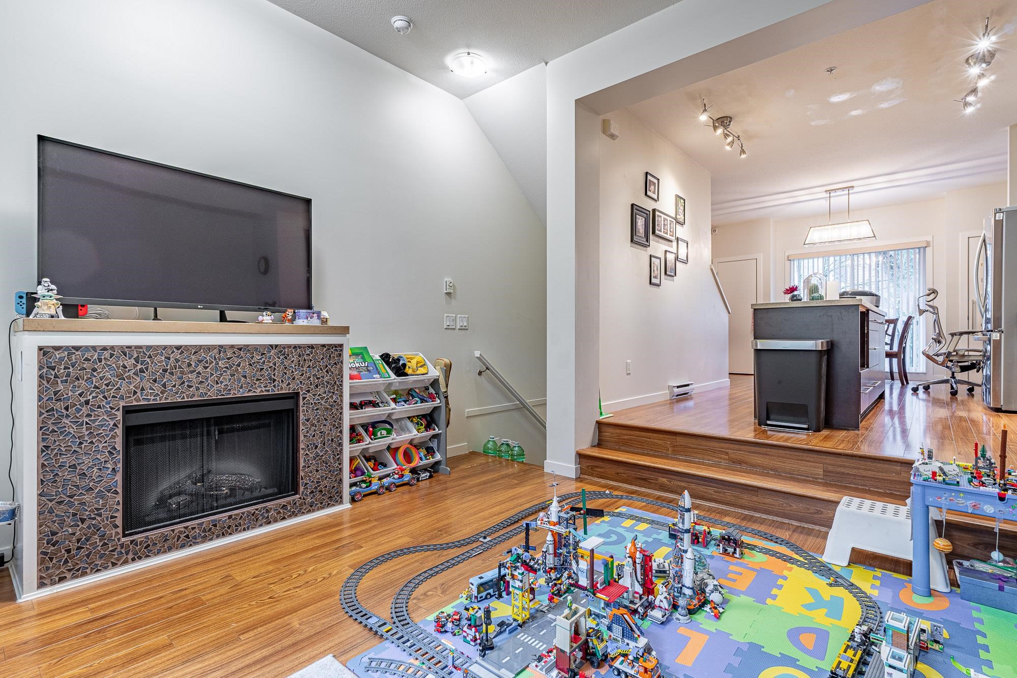 18 550 BROWNING PLACE, #18