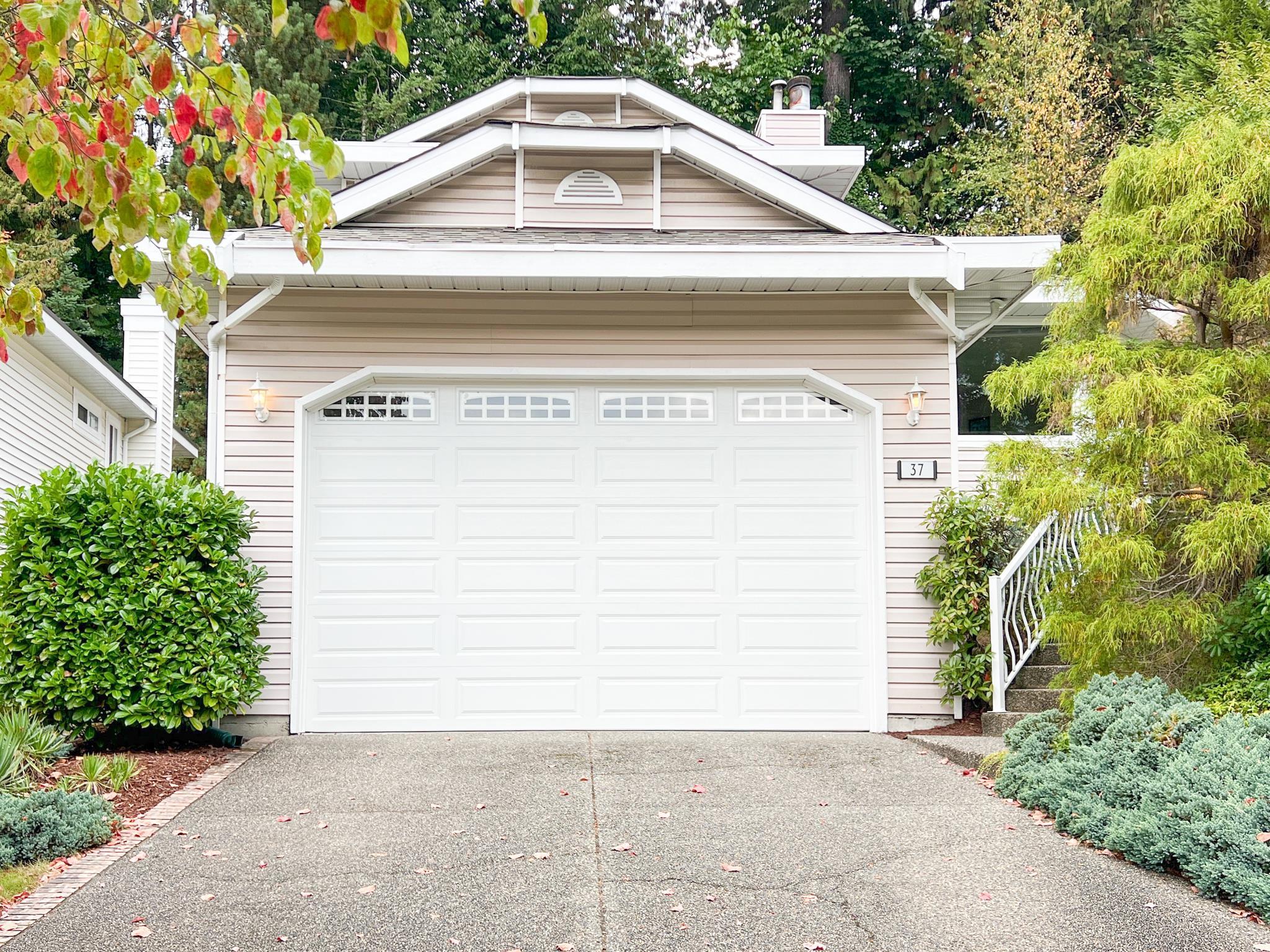 37 RAVINE DRIVE