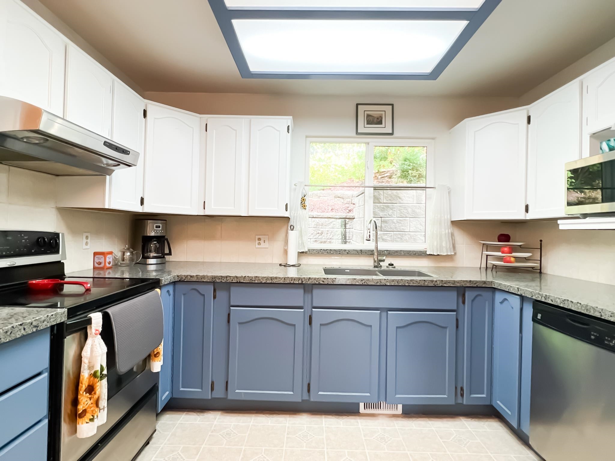 37 RAVINE DRIVE