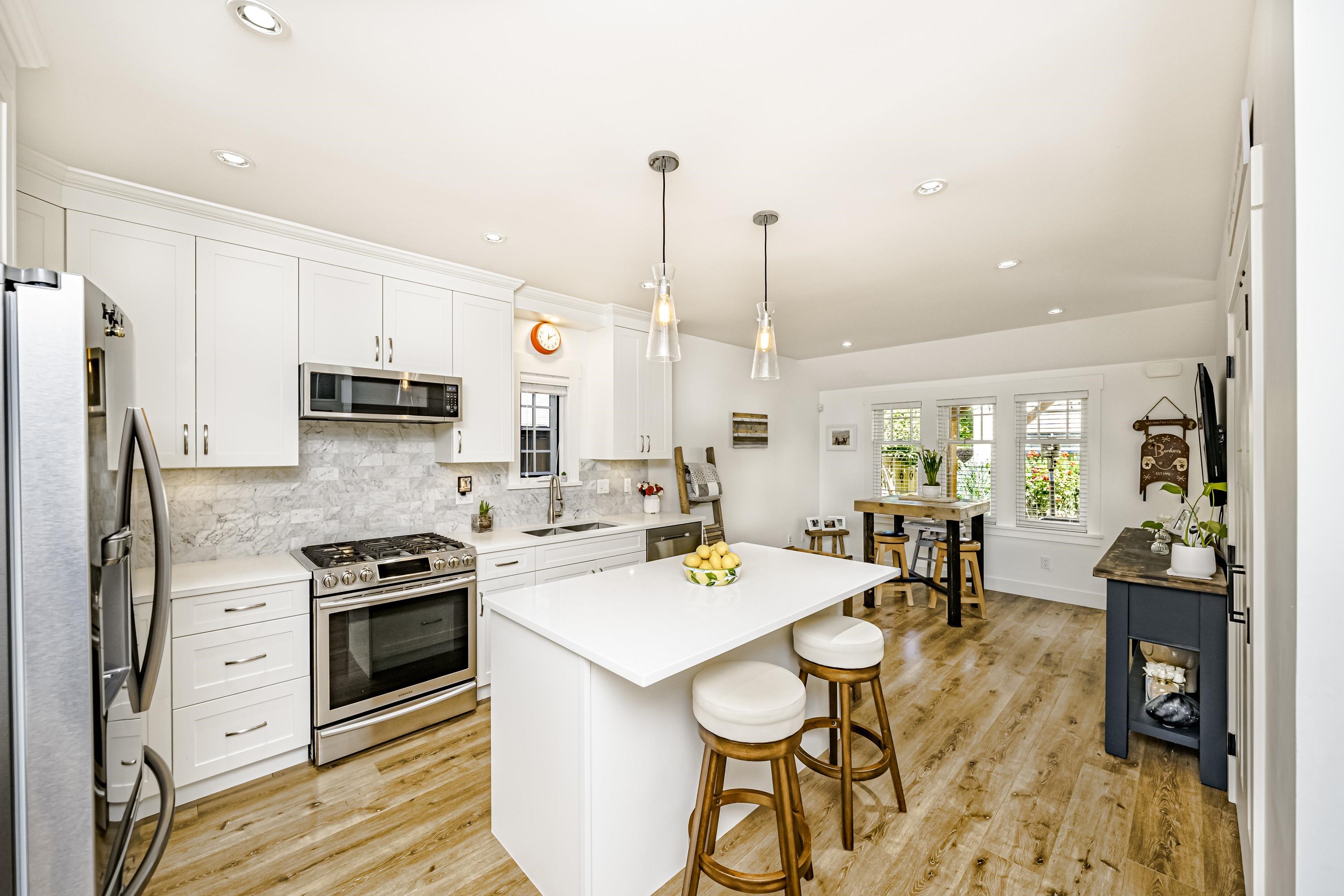 903 WALLS AVENUE