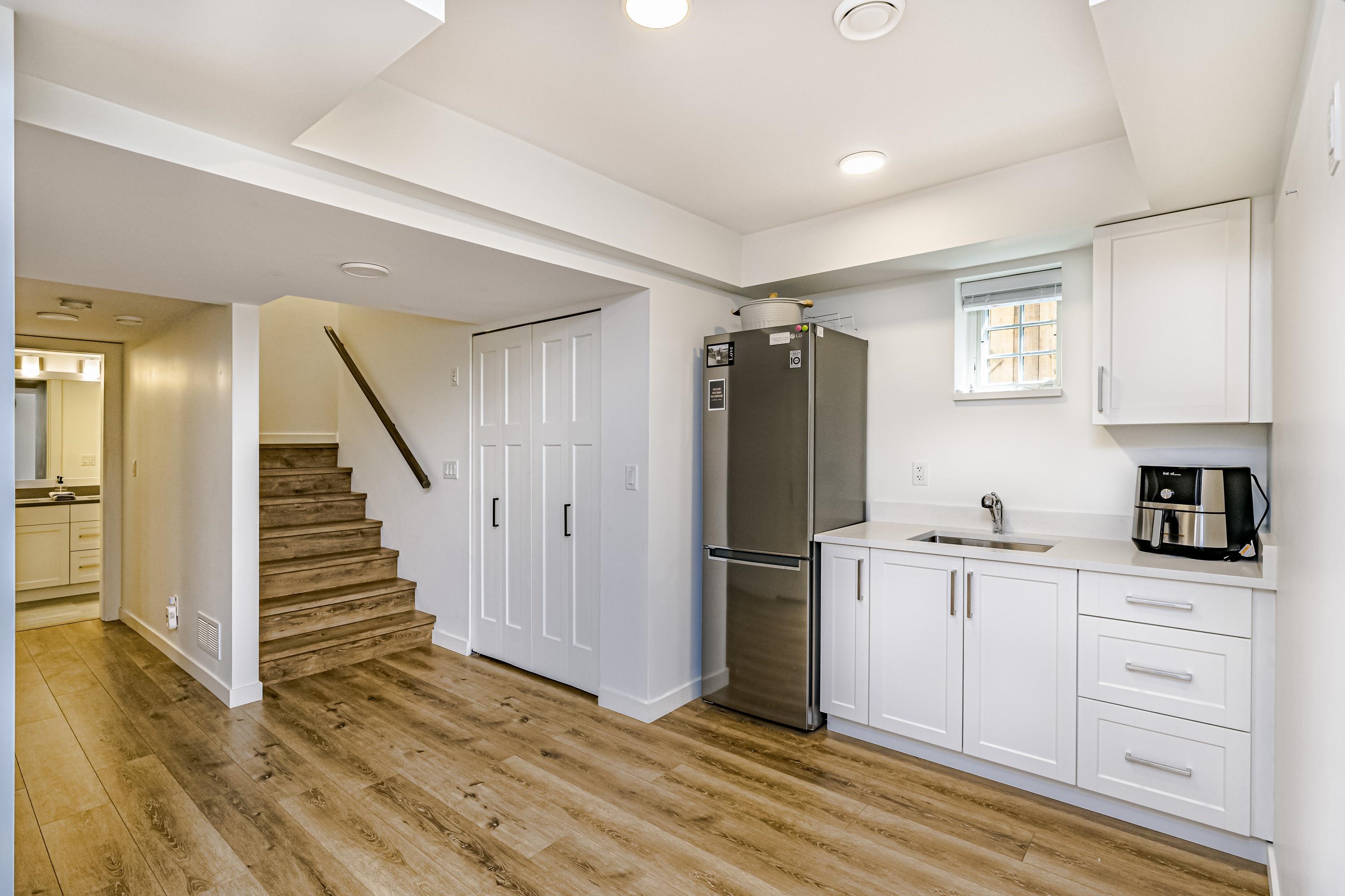 903 WALLS AVENUE