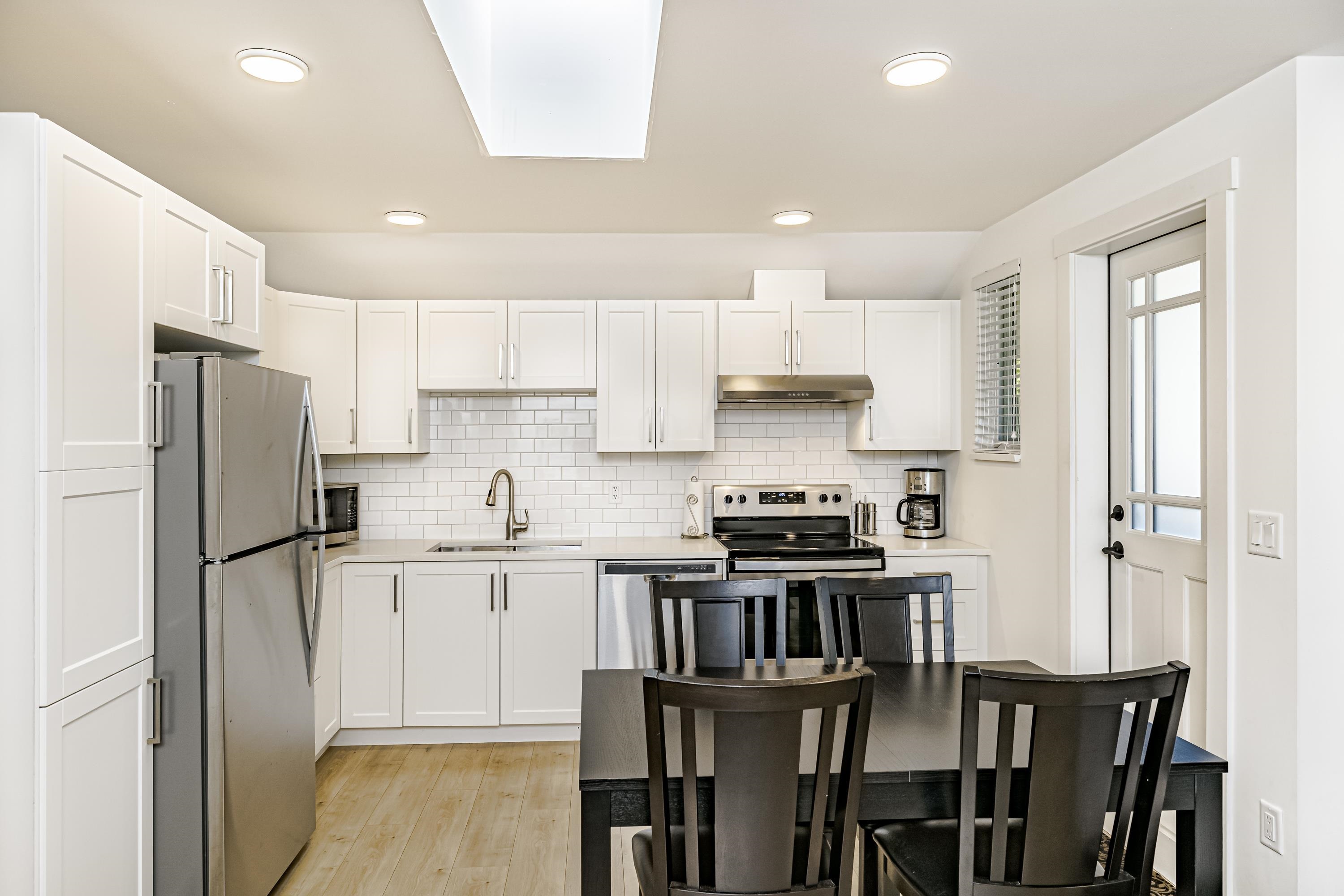 903 WALLS AVENUE