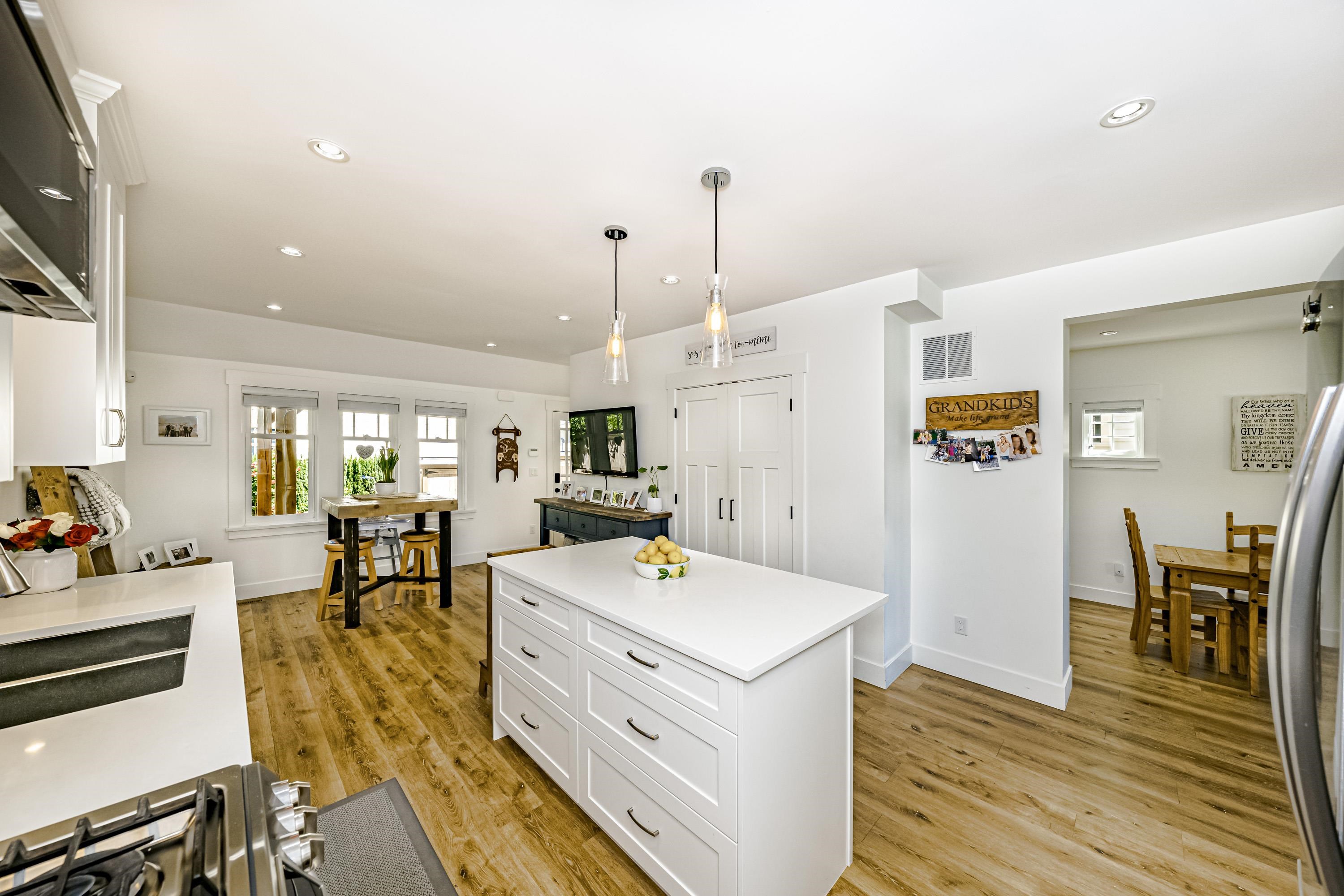 903 WALLS AVENUE