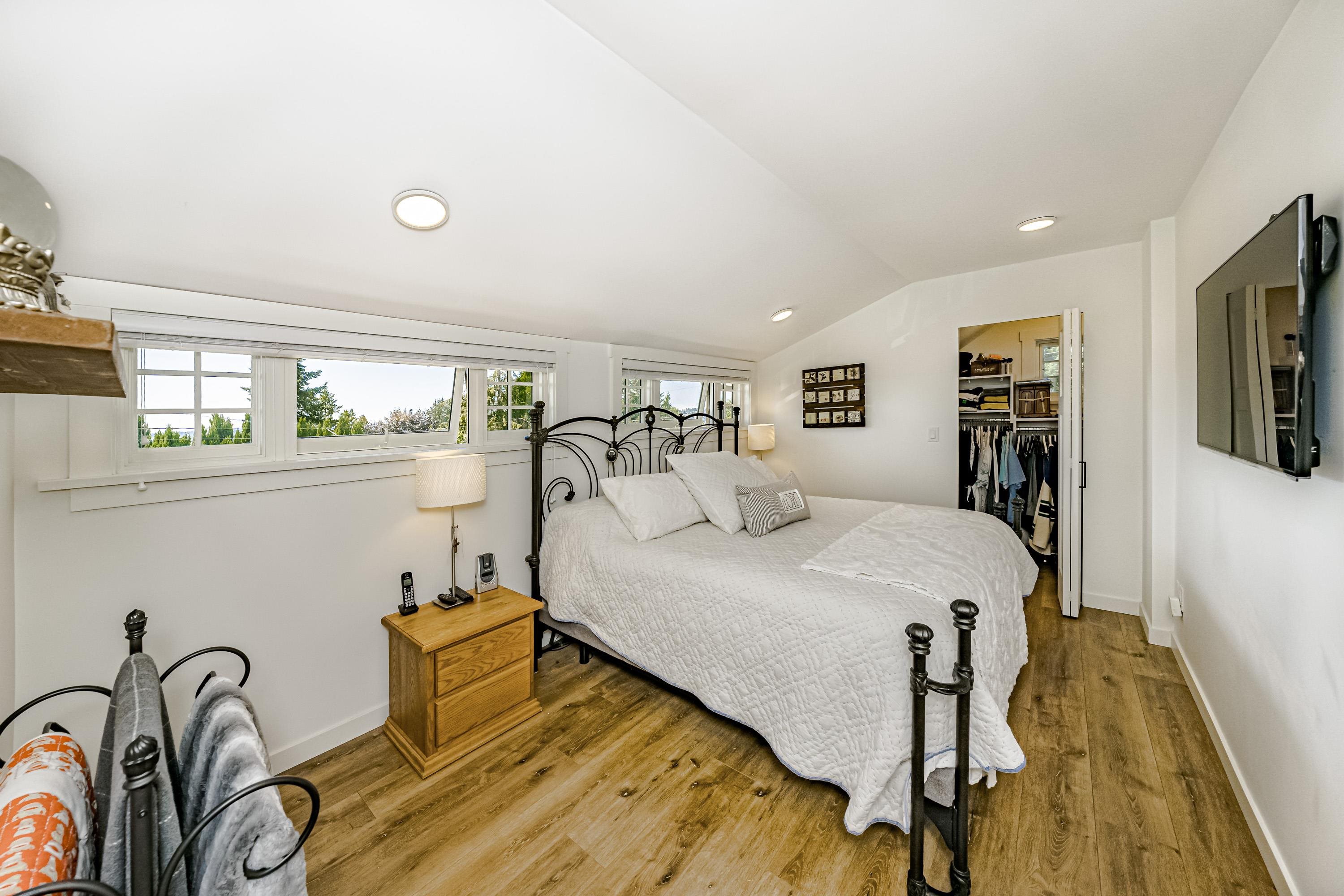 903 WALLS AVENUE