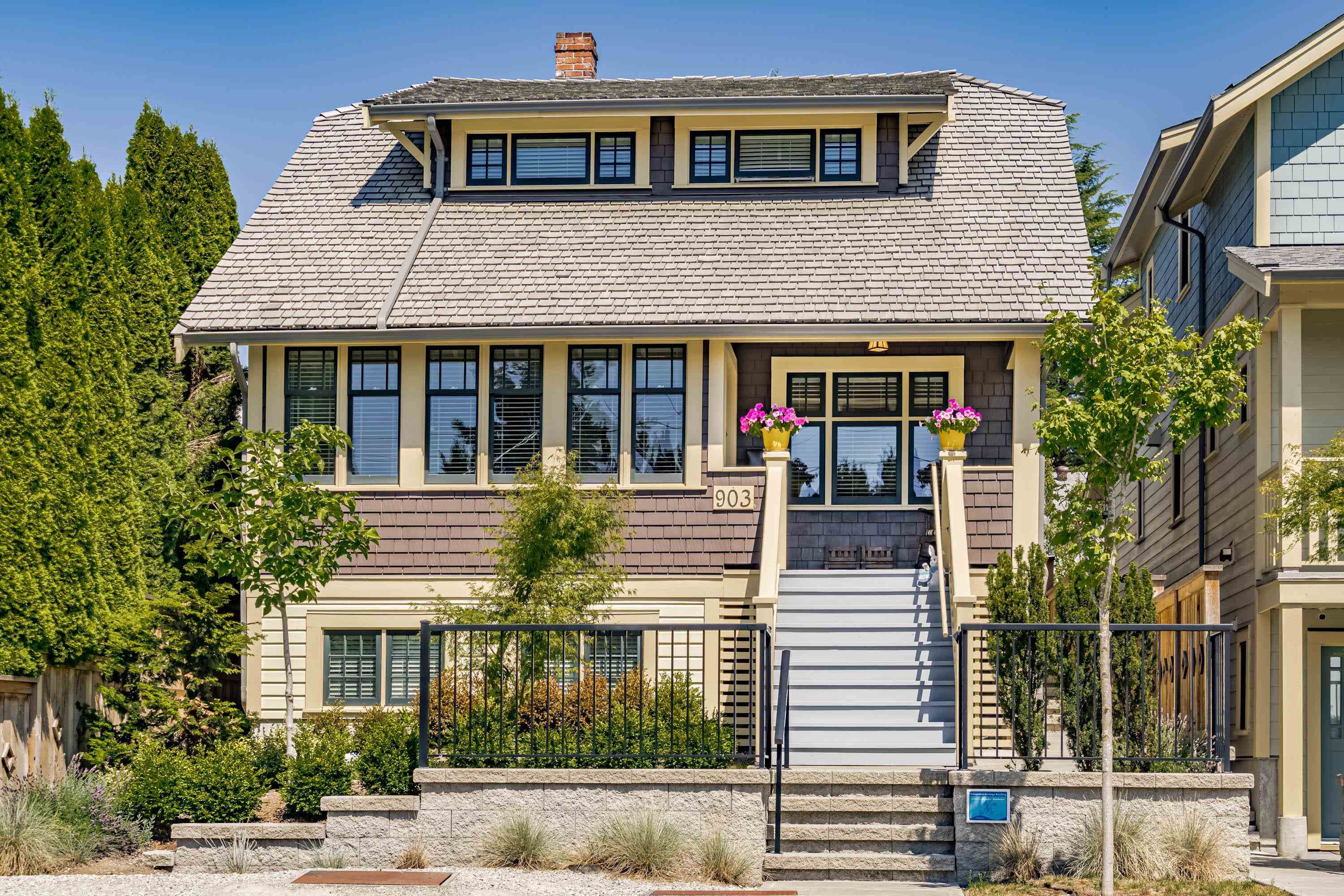 903 WALLS AVENUE