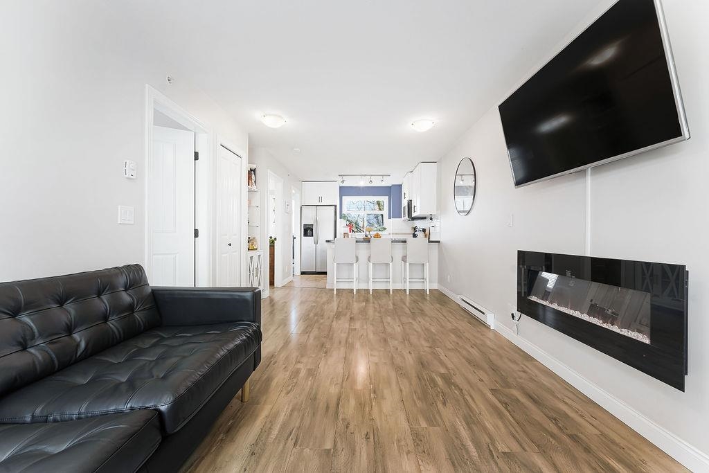 373 20170 FRASER HIGHWAY, #373