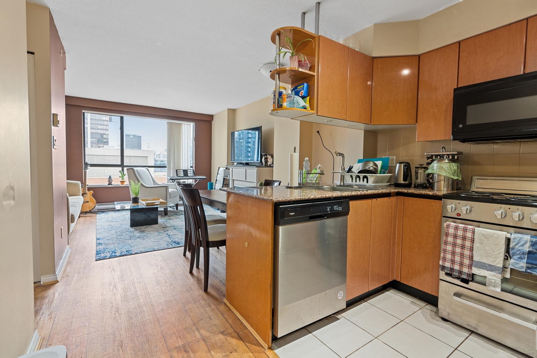 2402 1189 HOWE STREET, #2402