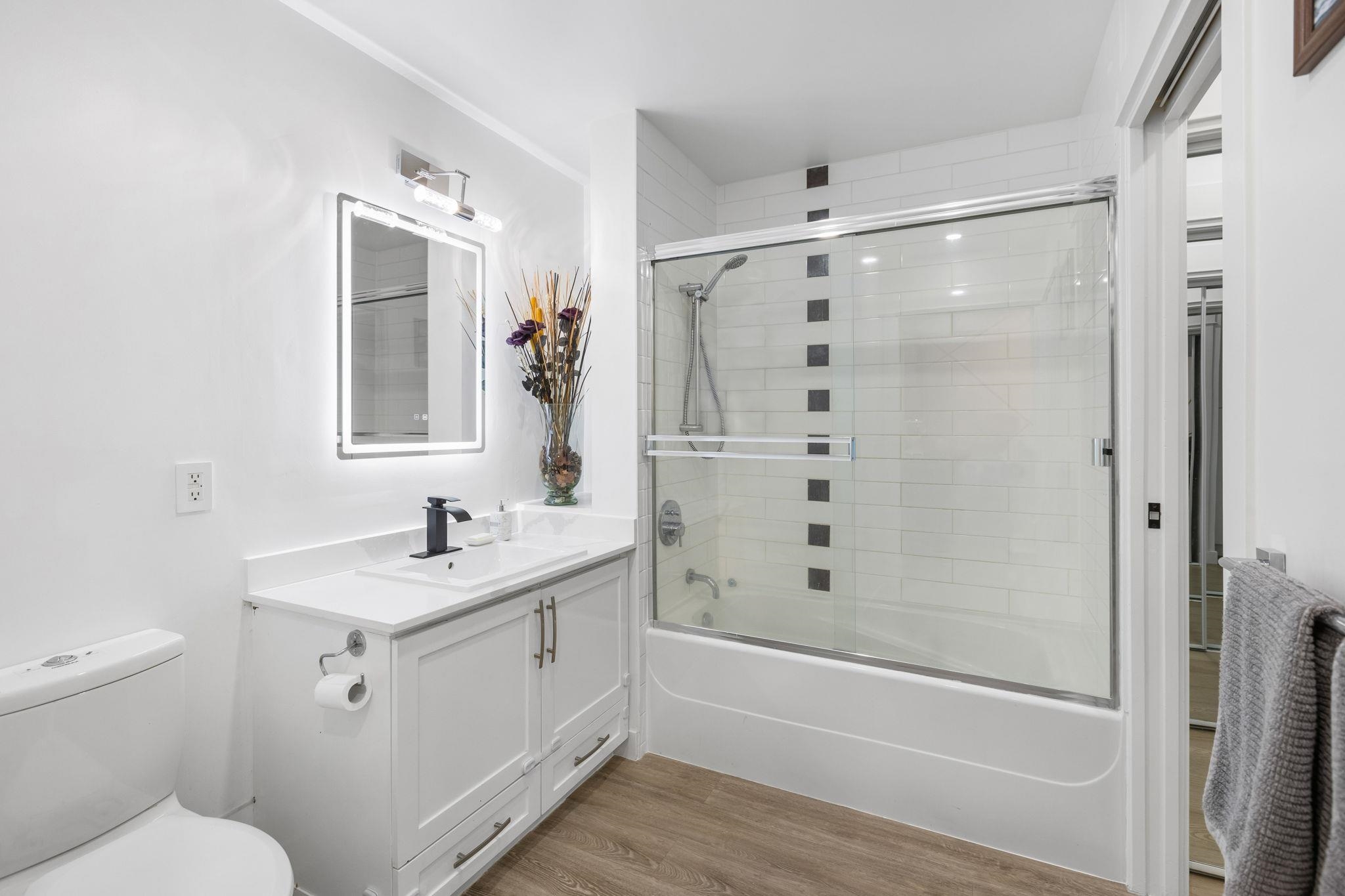 101 1468 ST. ANDREWS AVENUE, #101