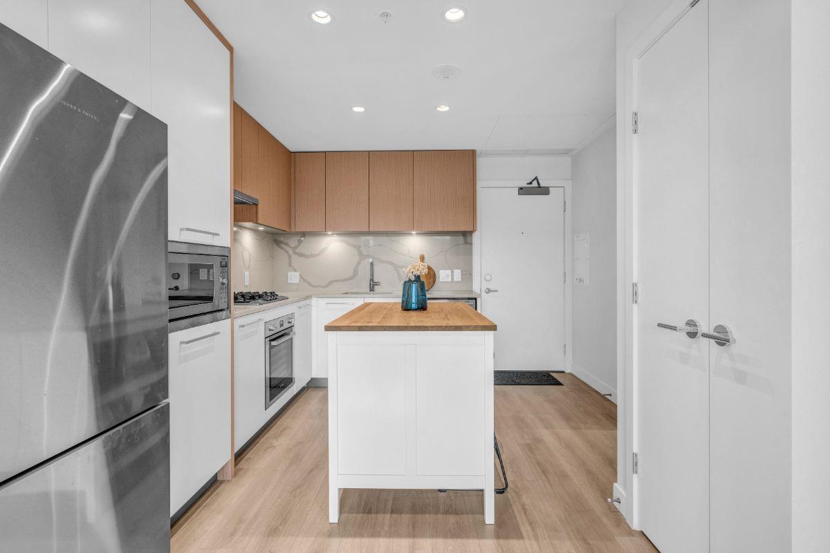 1104 567 CLARKE ROAD, #1104
