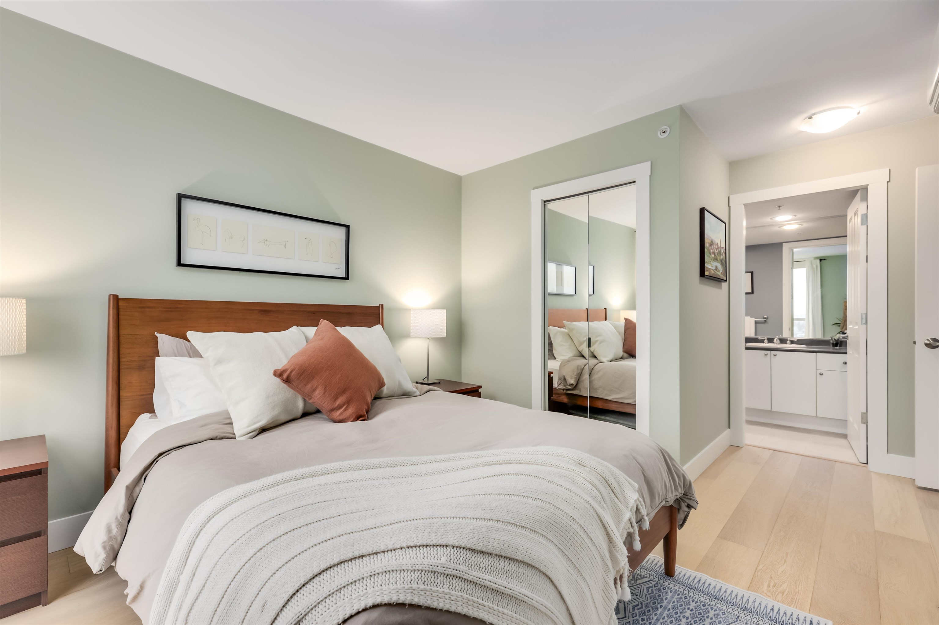 606 1425 W 6TH AVENUE, #606