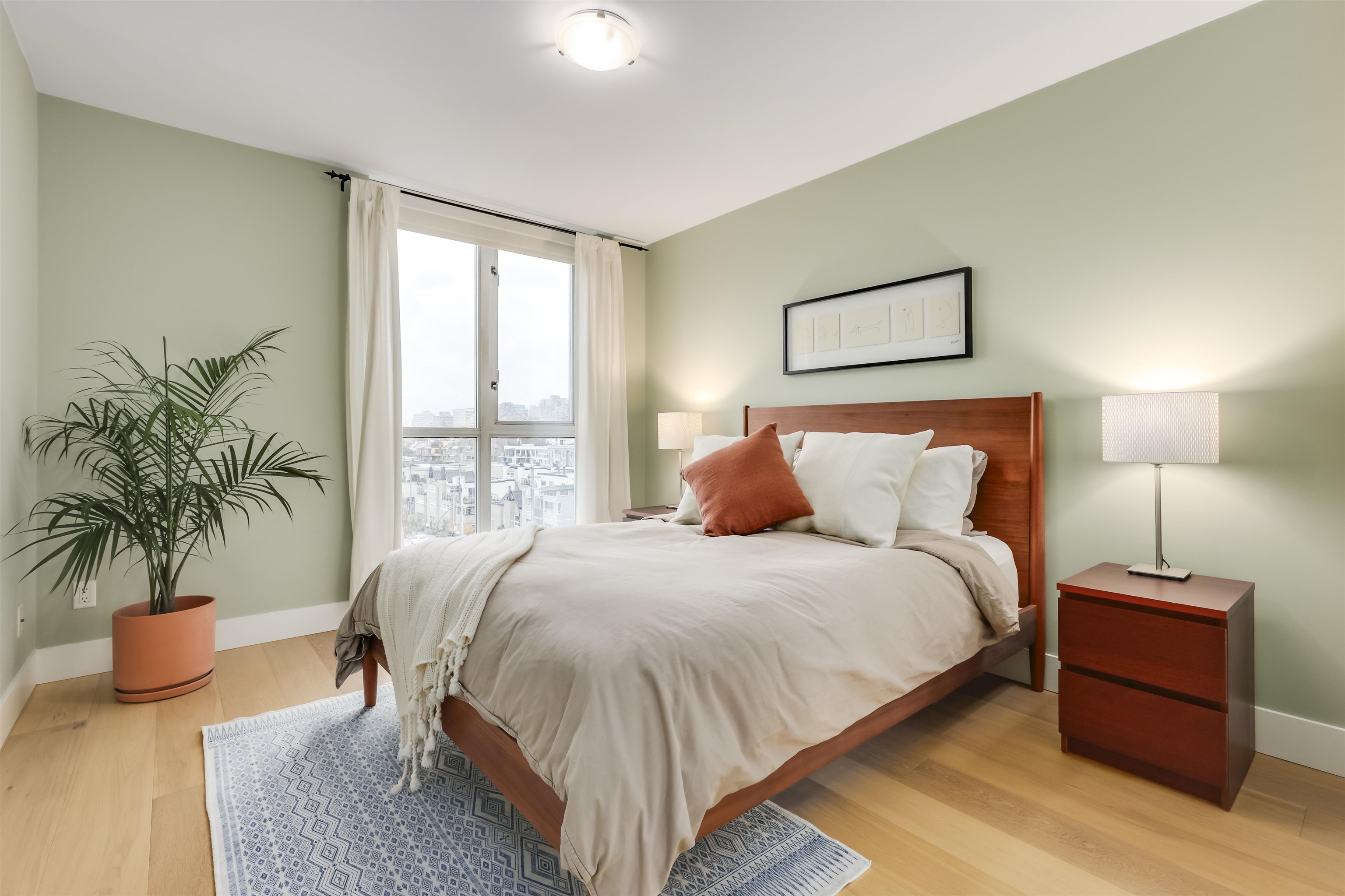 606 1425 W 6TH AVENUE, #606