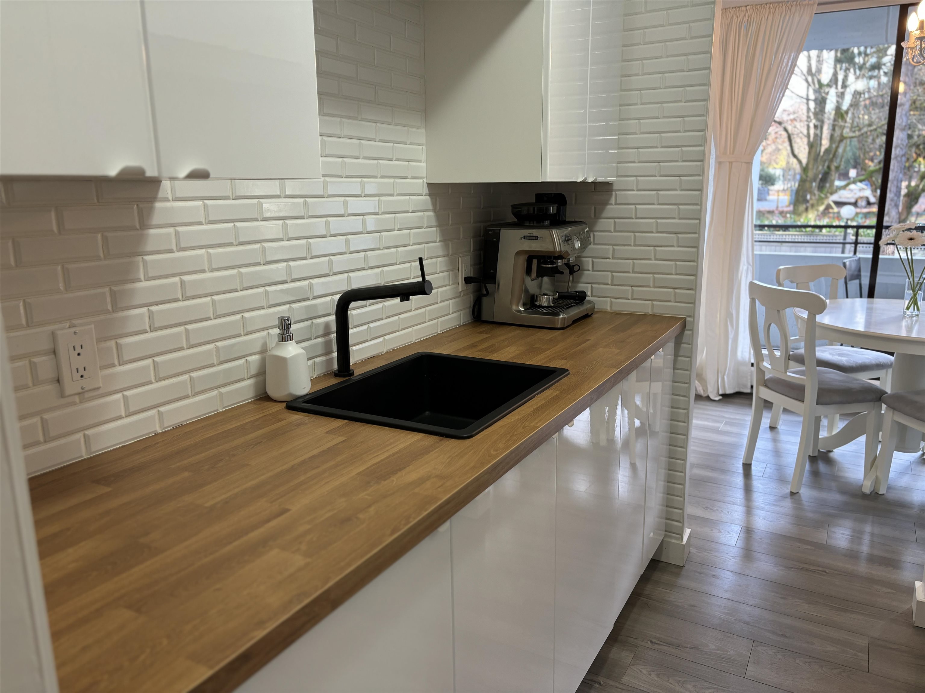 201 1725 PENDRELL STREET, #201