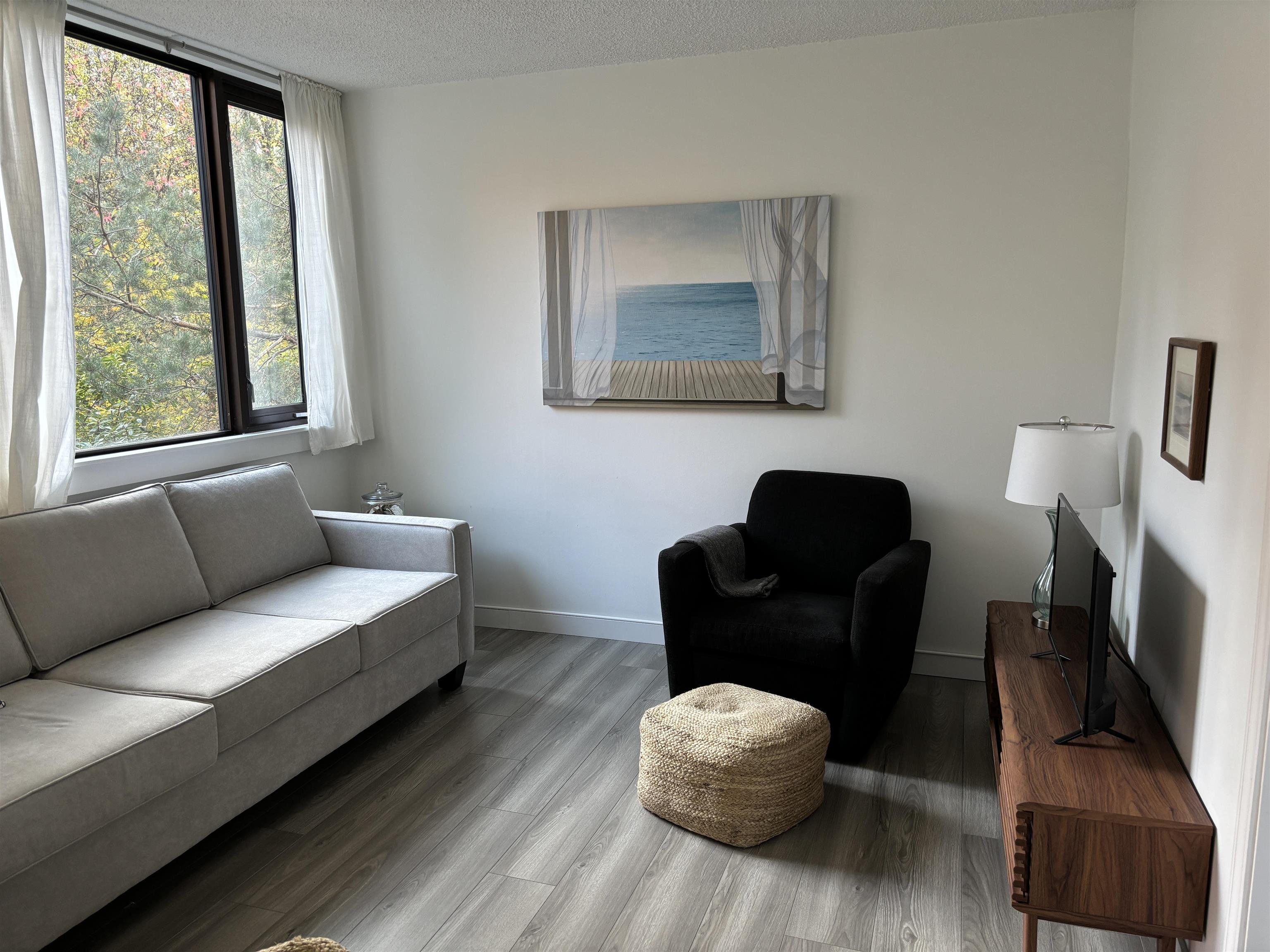 201 1725 PENDRELL STREET, #201
