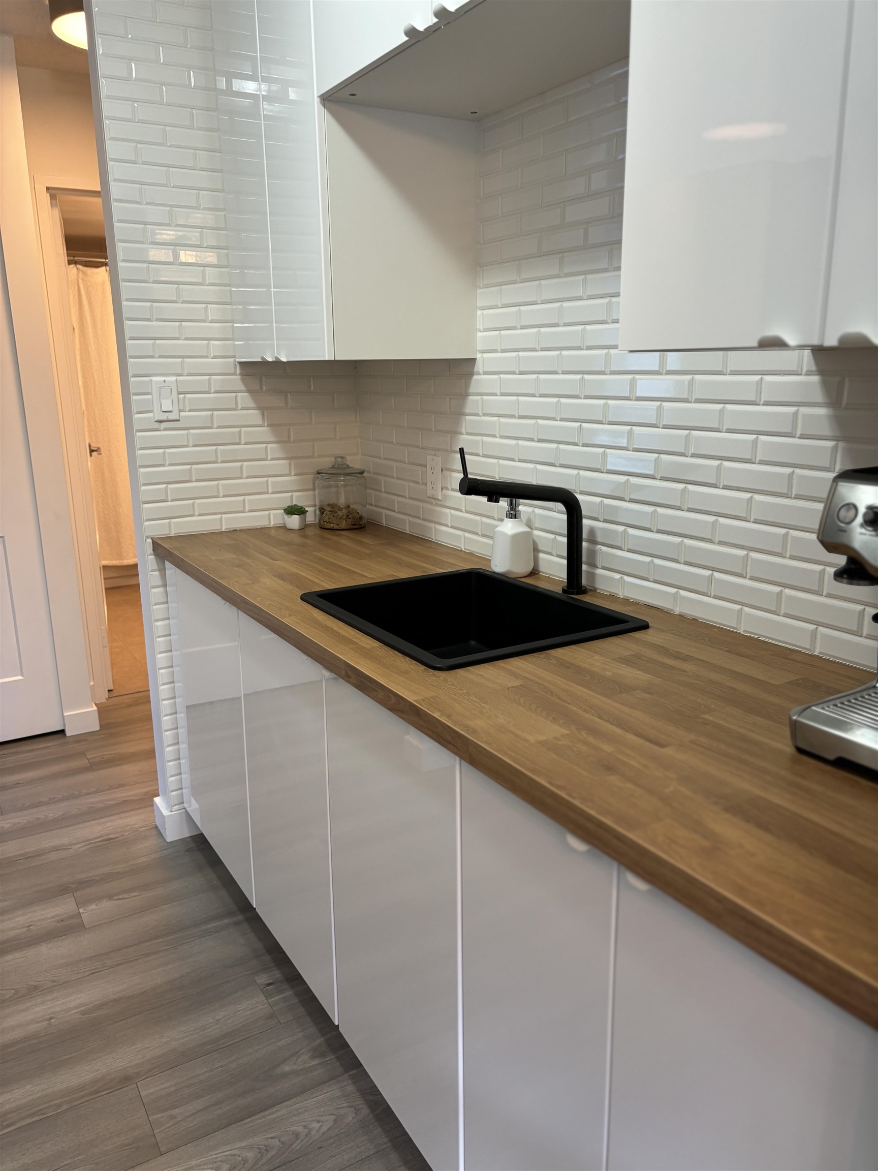 201 1725 PENDRELL STREET, #201