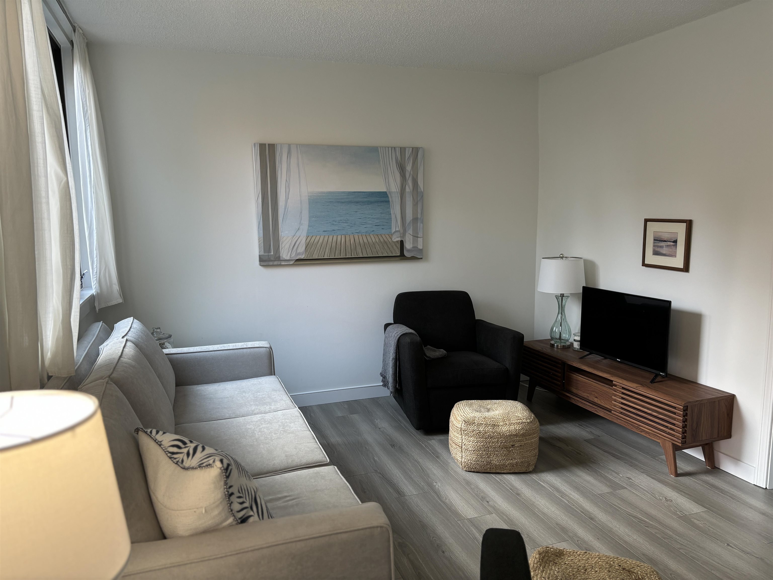 201 1725 PENDRELL STREET, #201