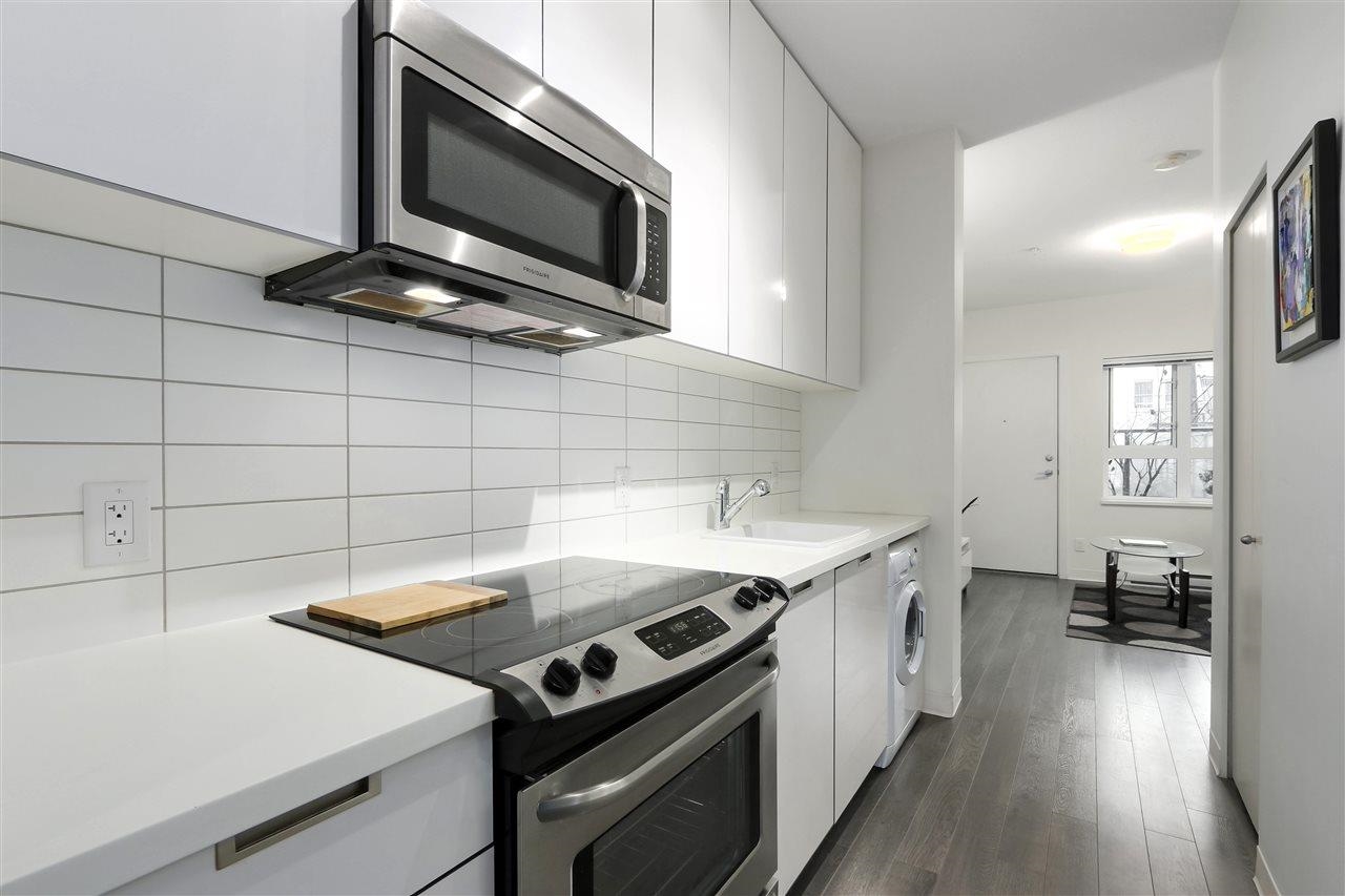 211 138 E HASTINGS STREET, #211
