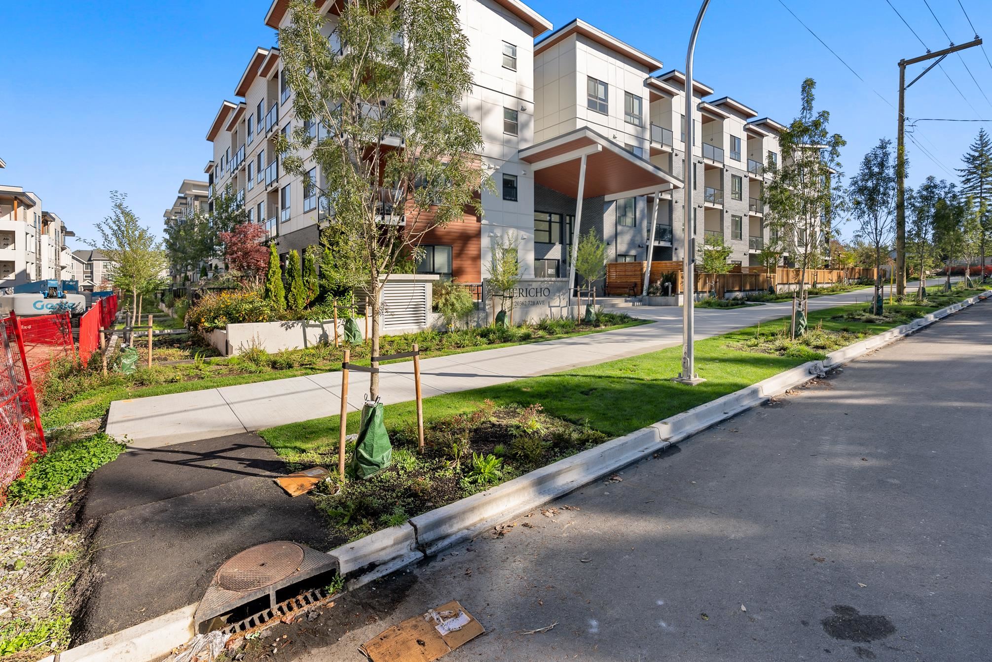 100 20362 72B AVENUE, #100