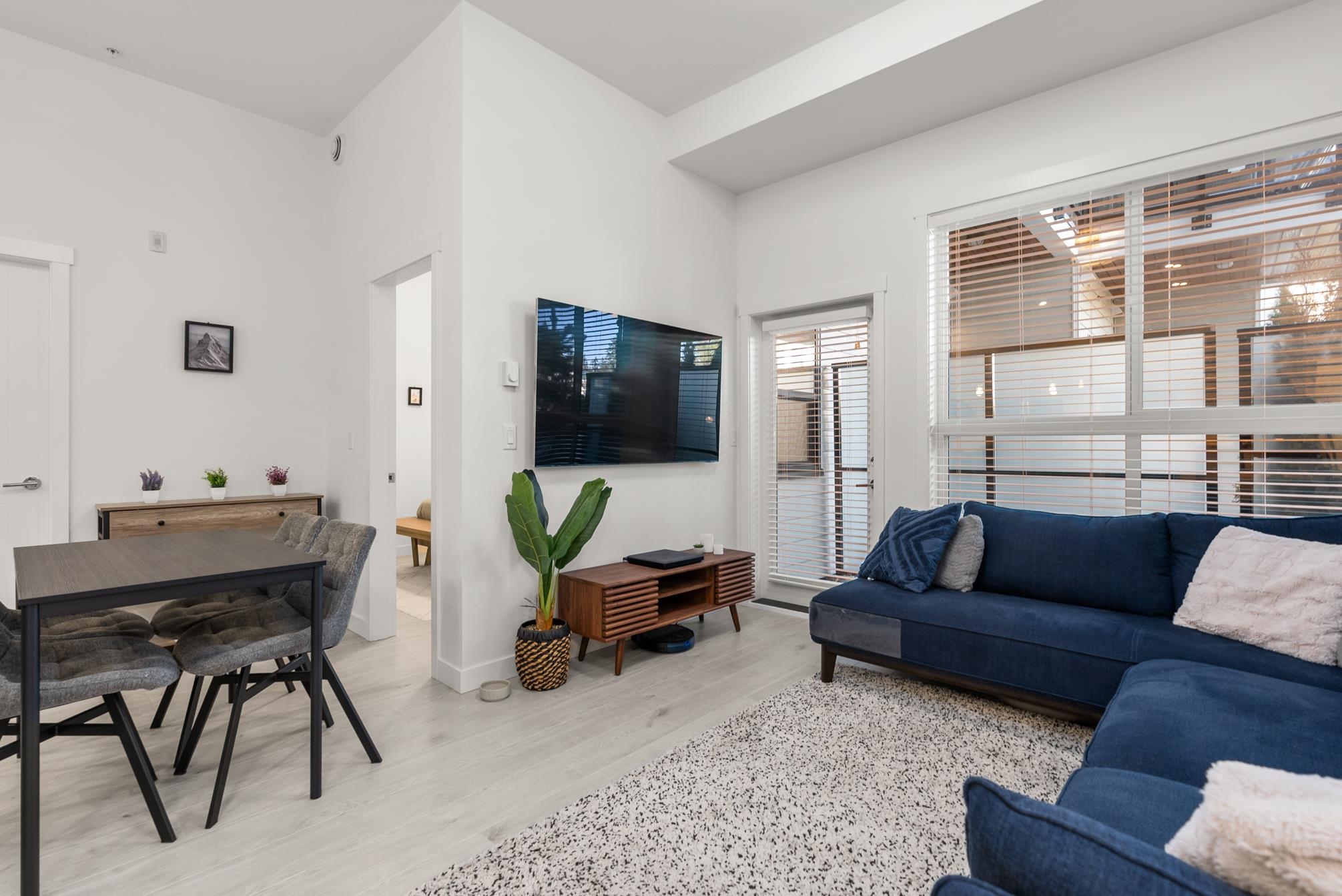 100 20362 72B AVENUE, #100