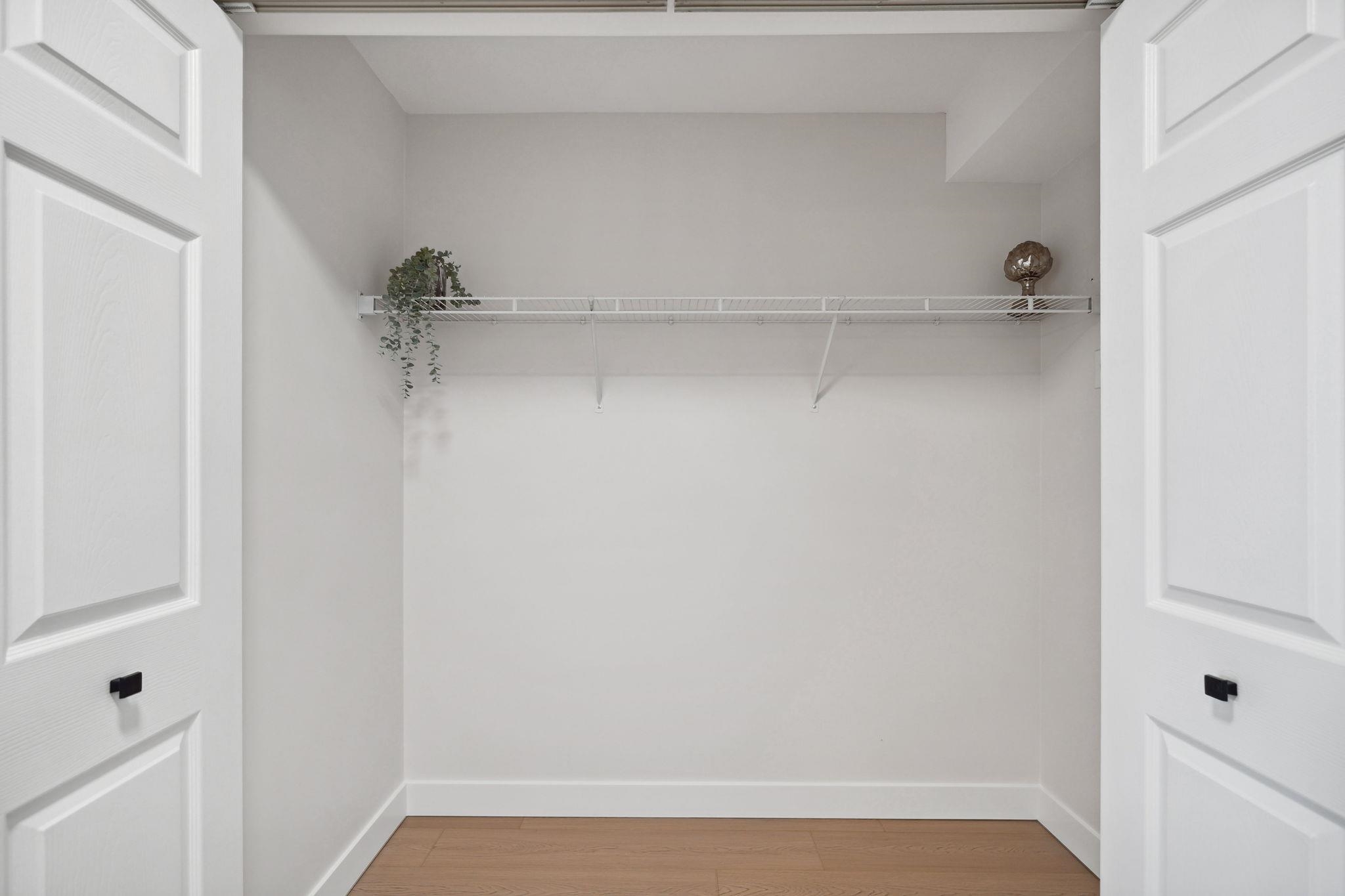 210 4160 ALBERT STREET, #210