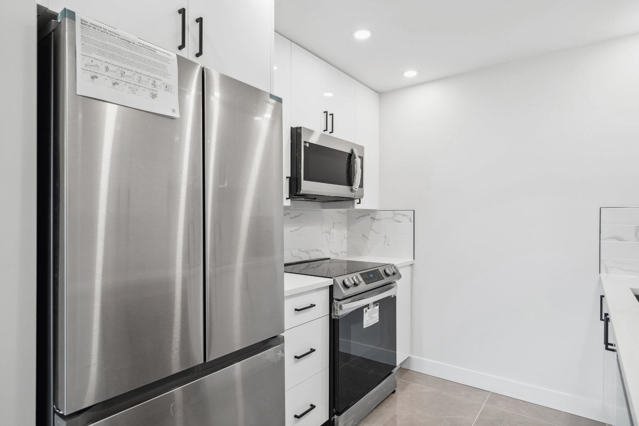 210 4160 ALBERT STREET, #210