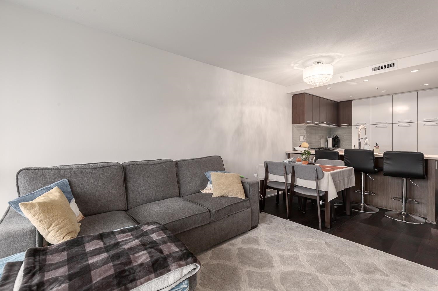 401 1680 W 4TH AVENUE, #401