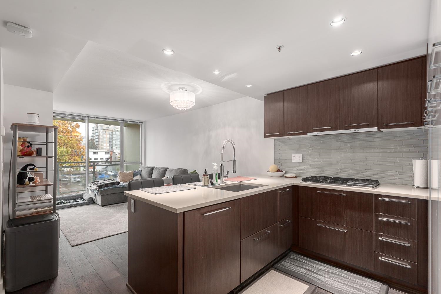 401 1680 W 4TH AVENUE, #401