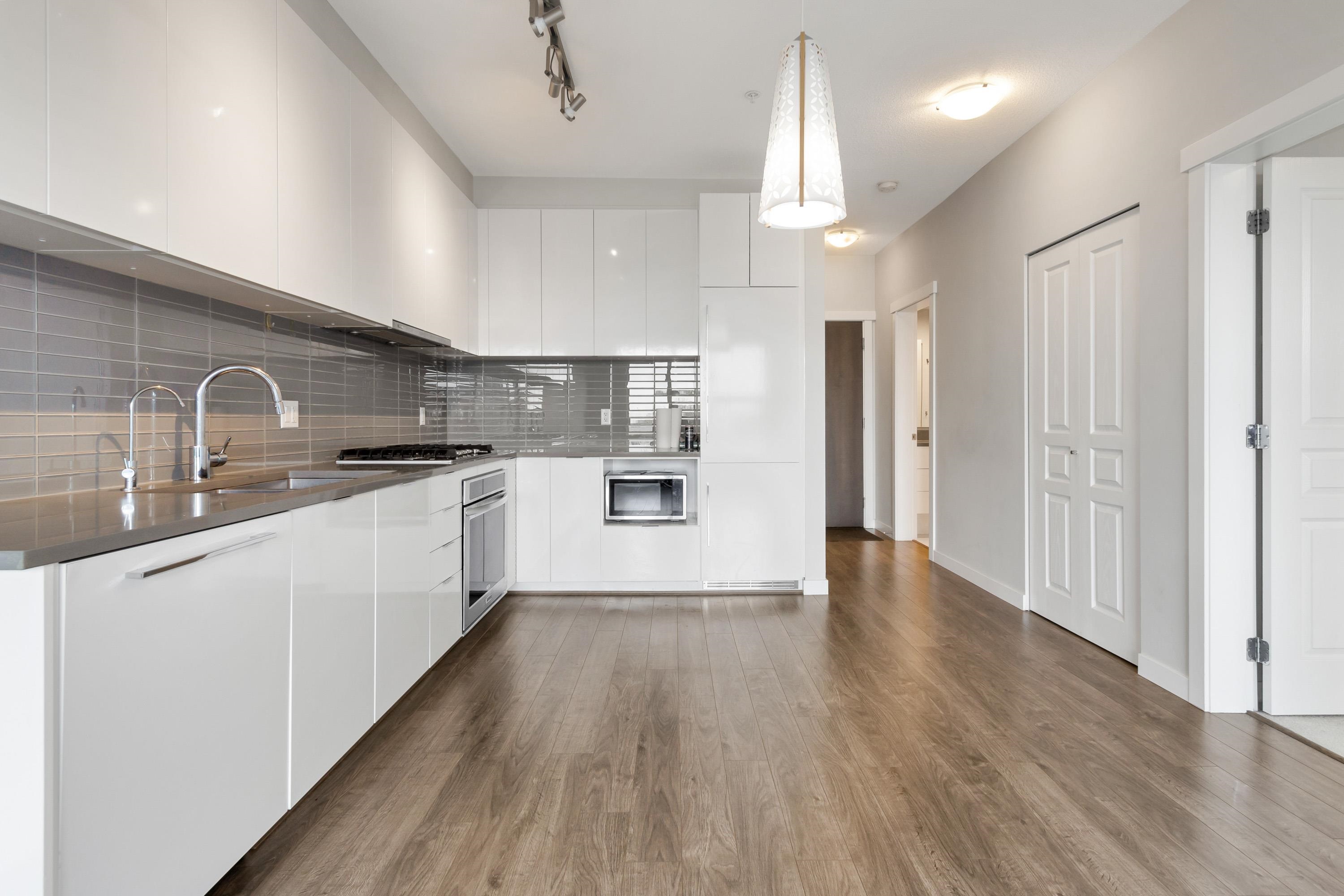 612 9399 ALEXANDRA ROAD, #612