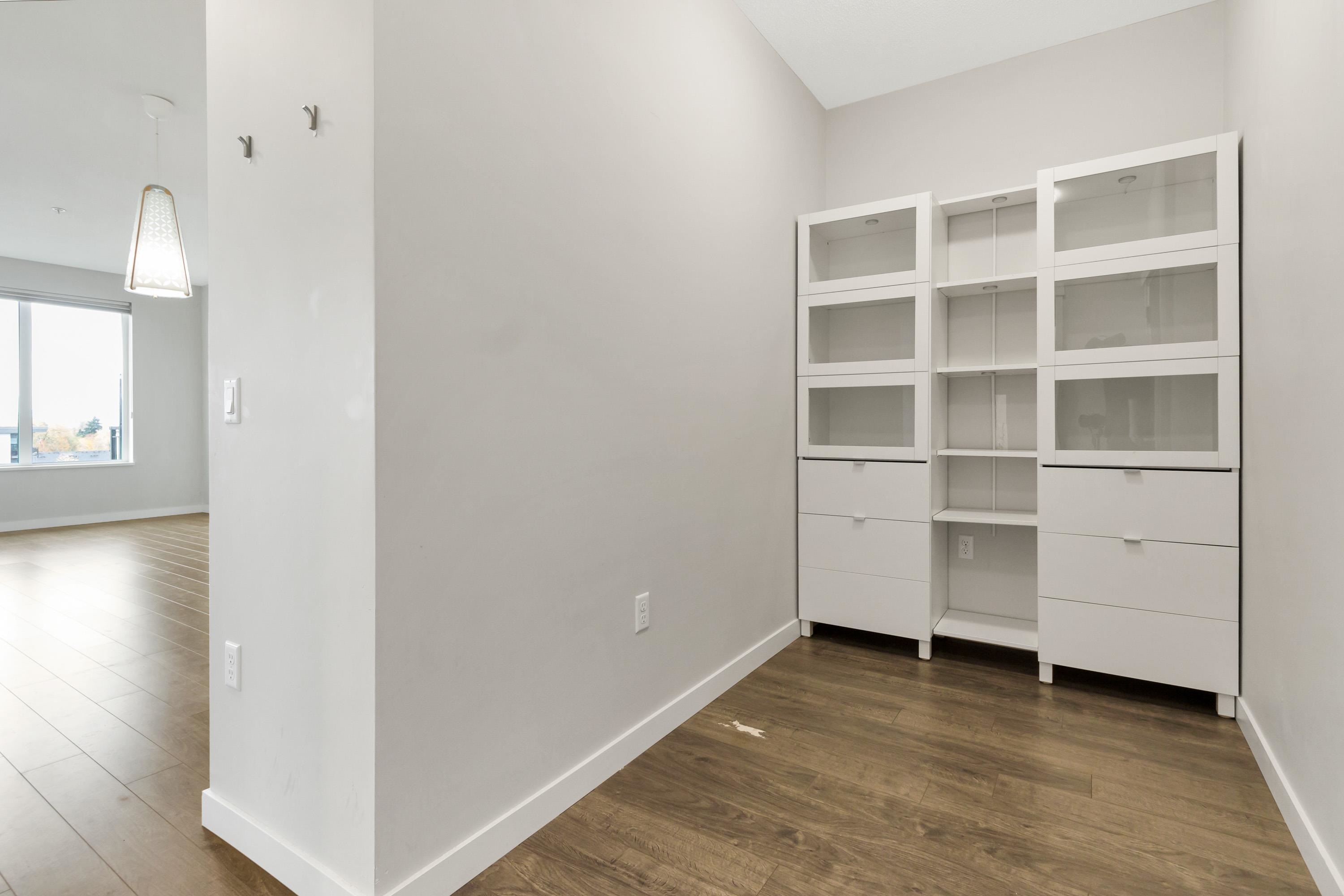 612 9399 ALEXANDRA ROAD, #612