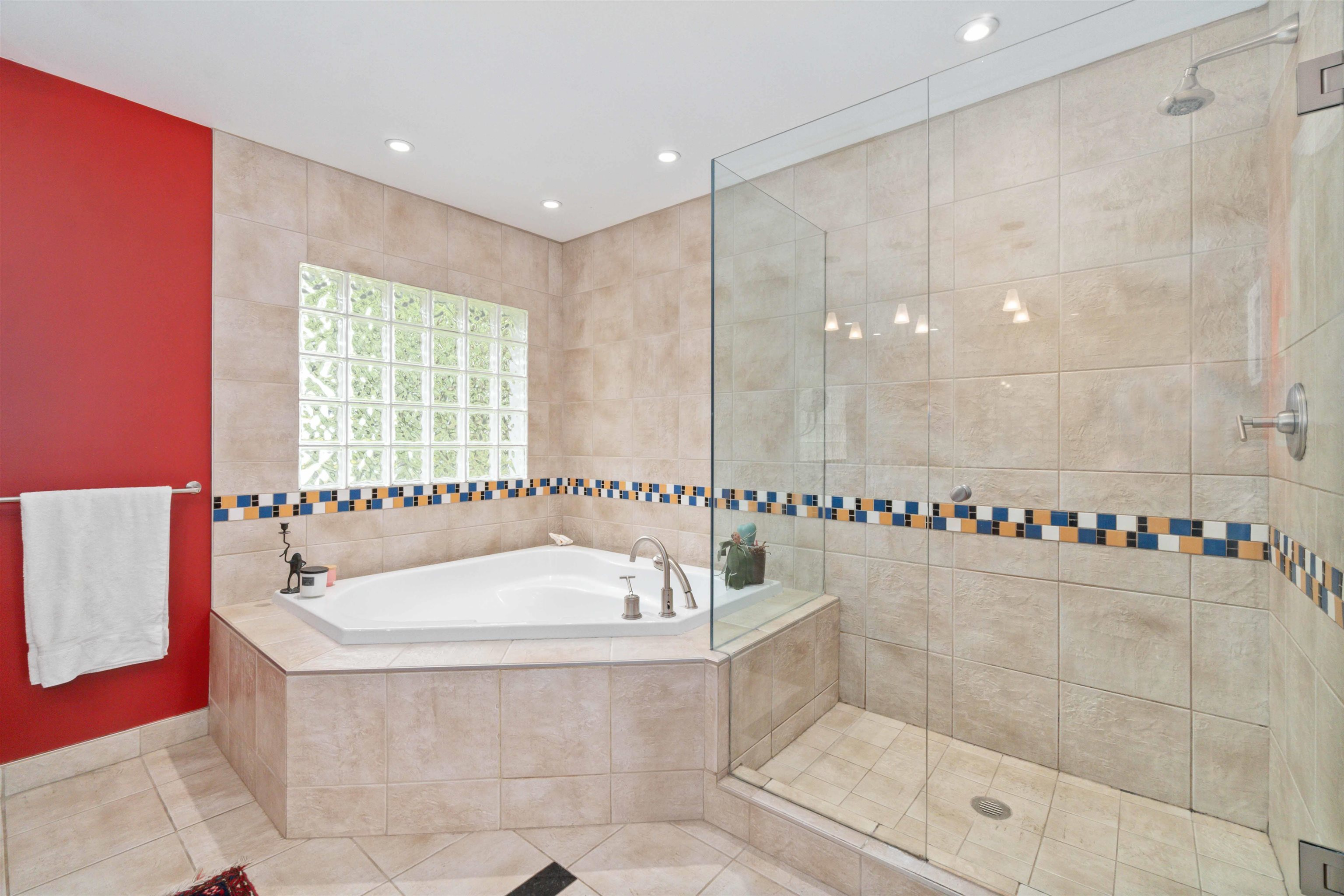 1381 GLEN ABBEY DRIVE