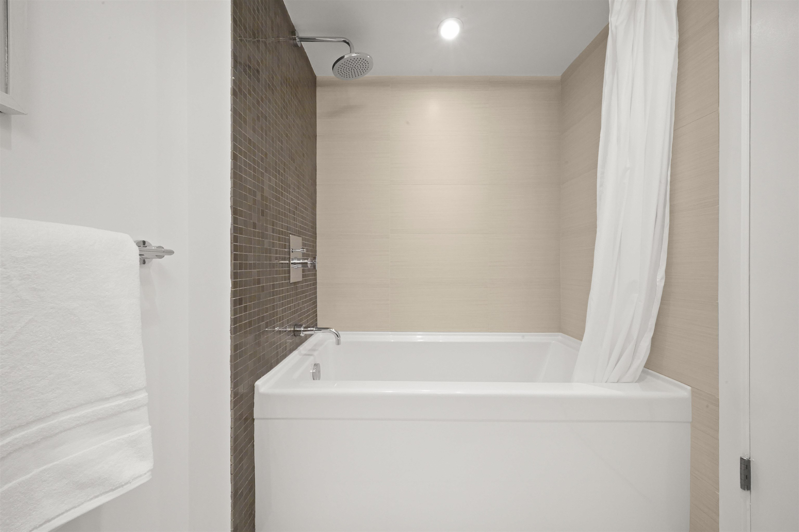 705 212 DAVIE STREET, #705