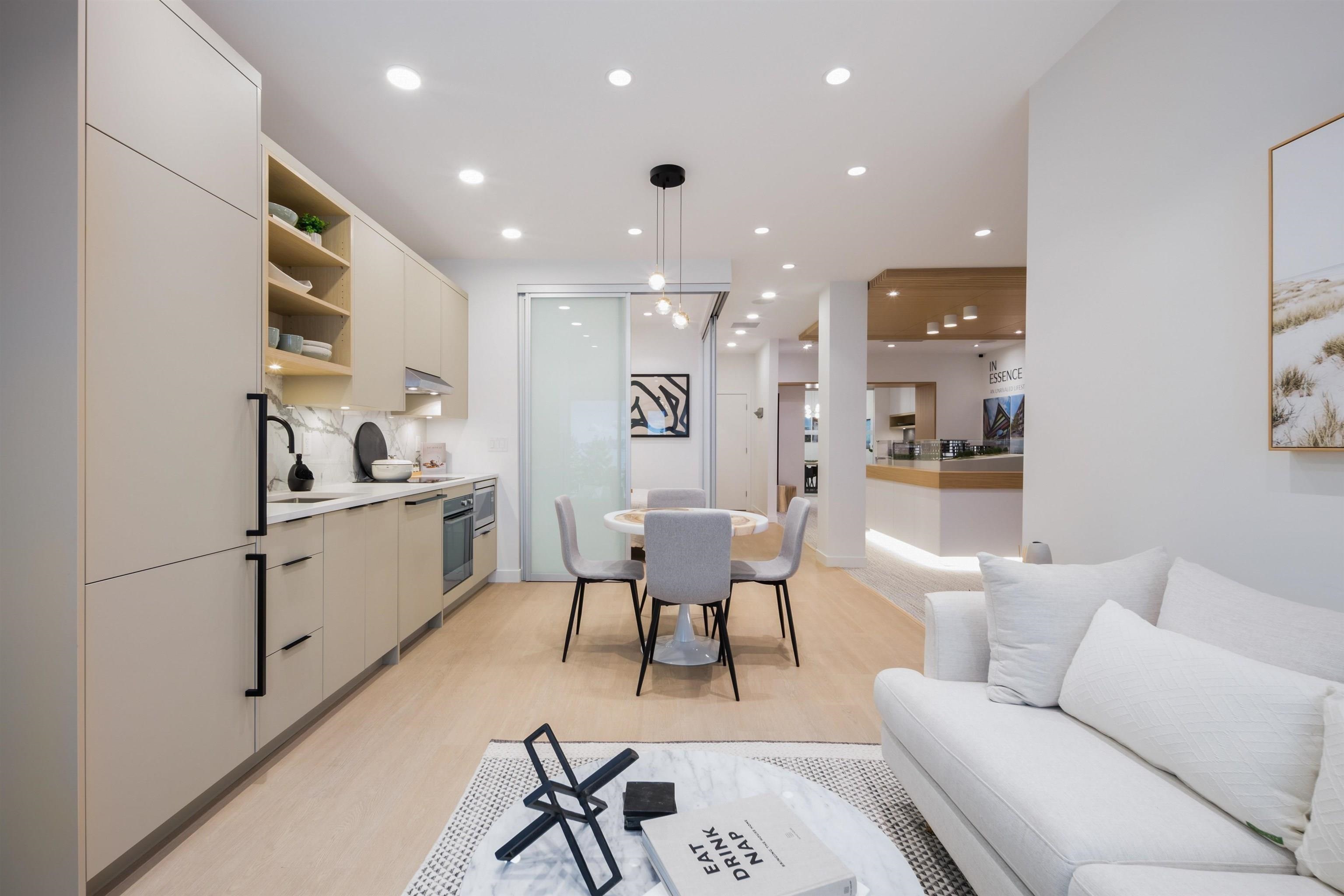 211 402 E 3RD STREET, #211