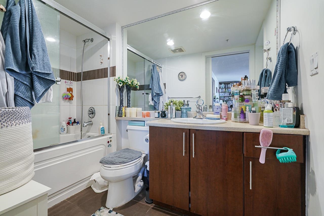1803 125 MILROSS AVENUE, #1803