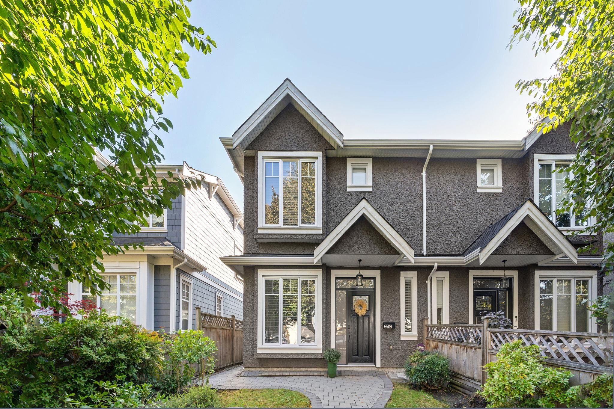 2 452 E 16TH AVENUE, #2
