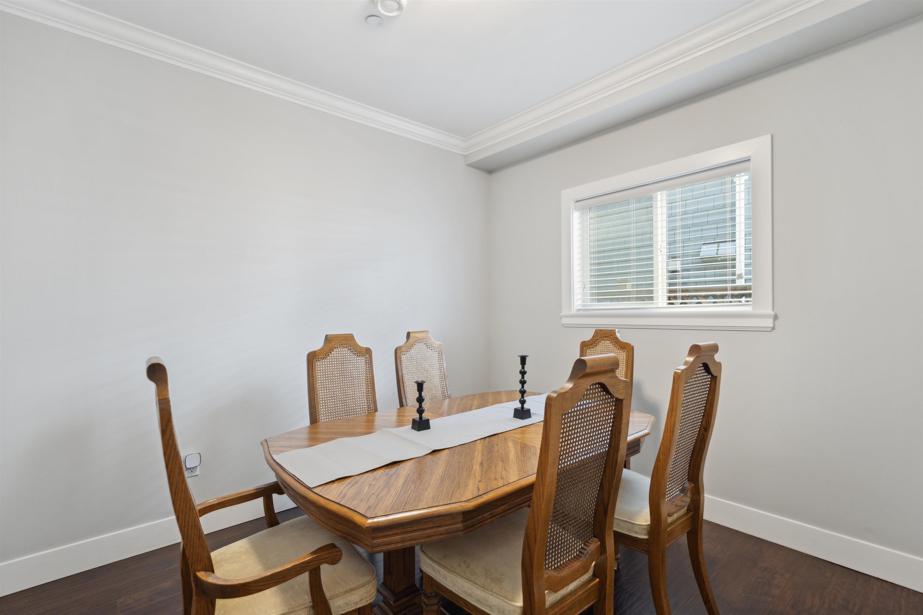 2 452 E 16TH AVENUE, #2