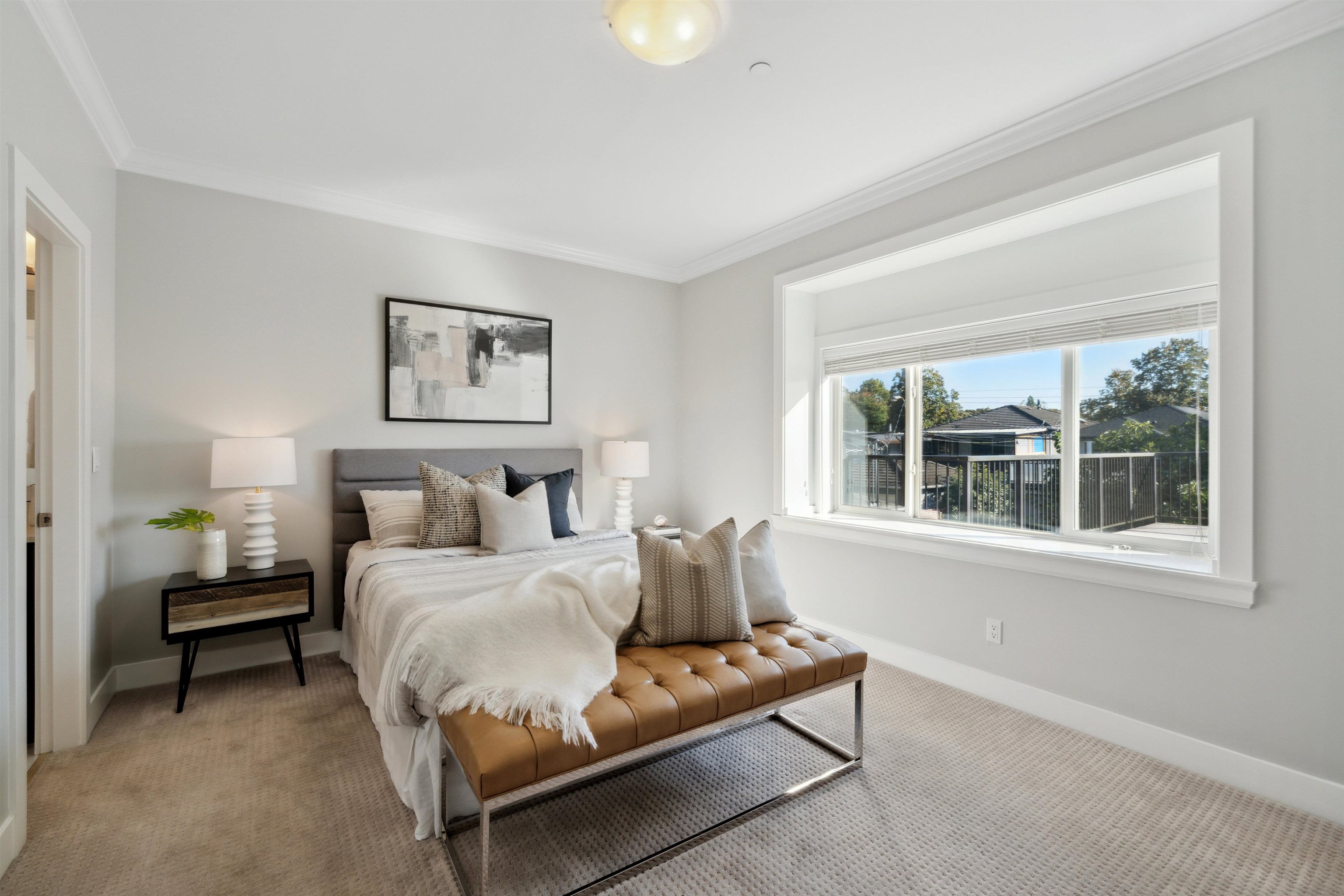 2 452 E 16TH AVENUE, #2
