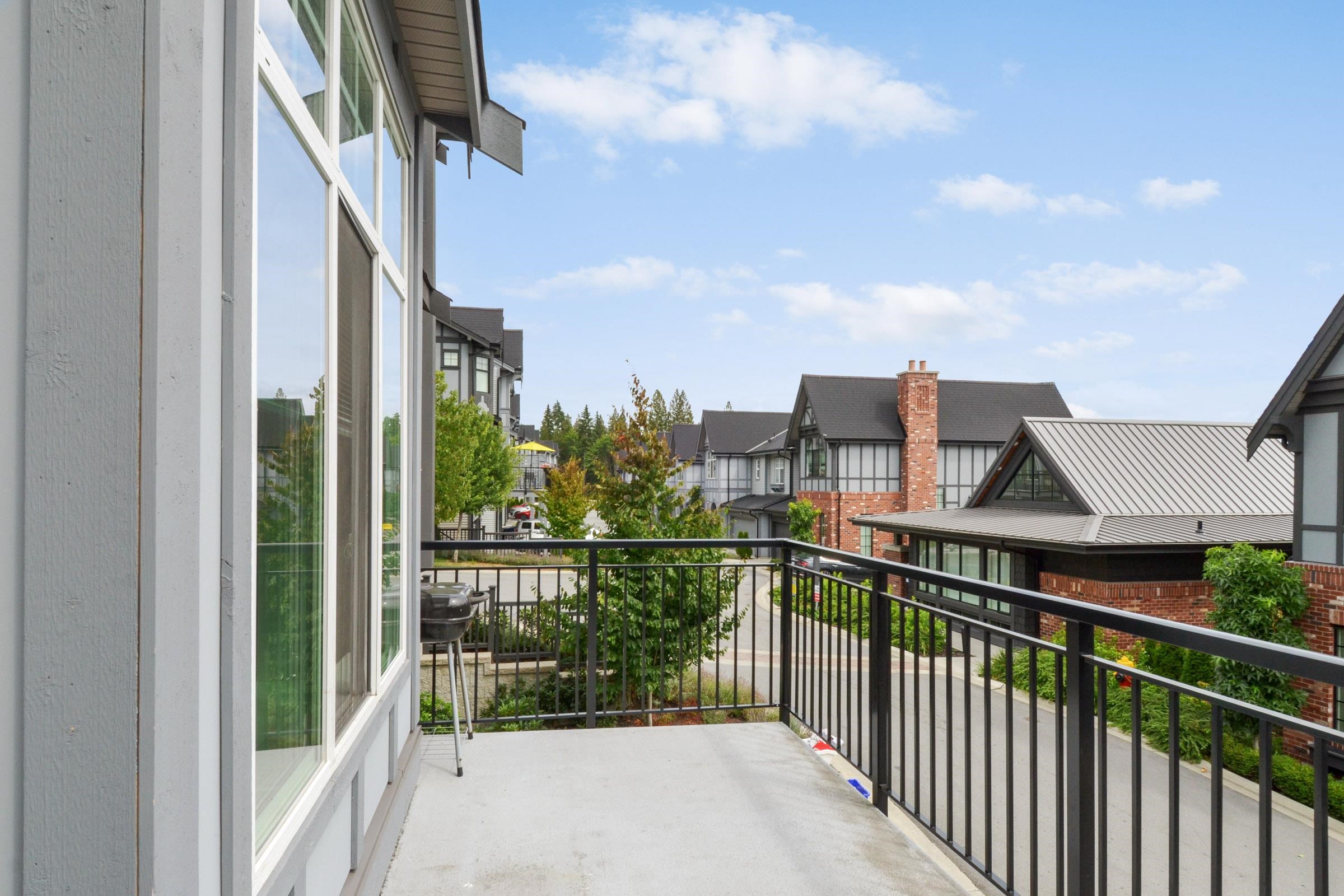 35 3552 VICTORIA DRIVE, #35