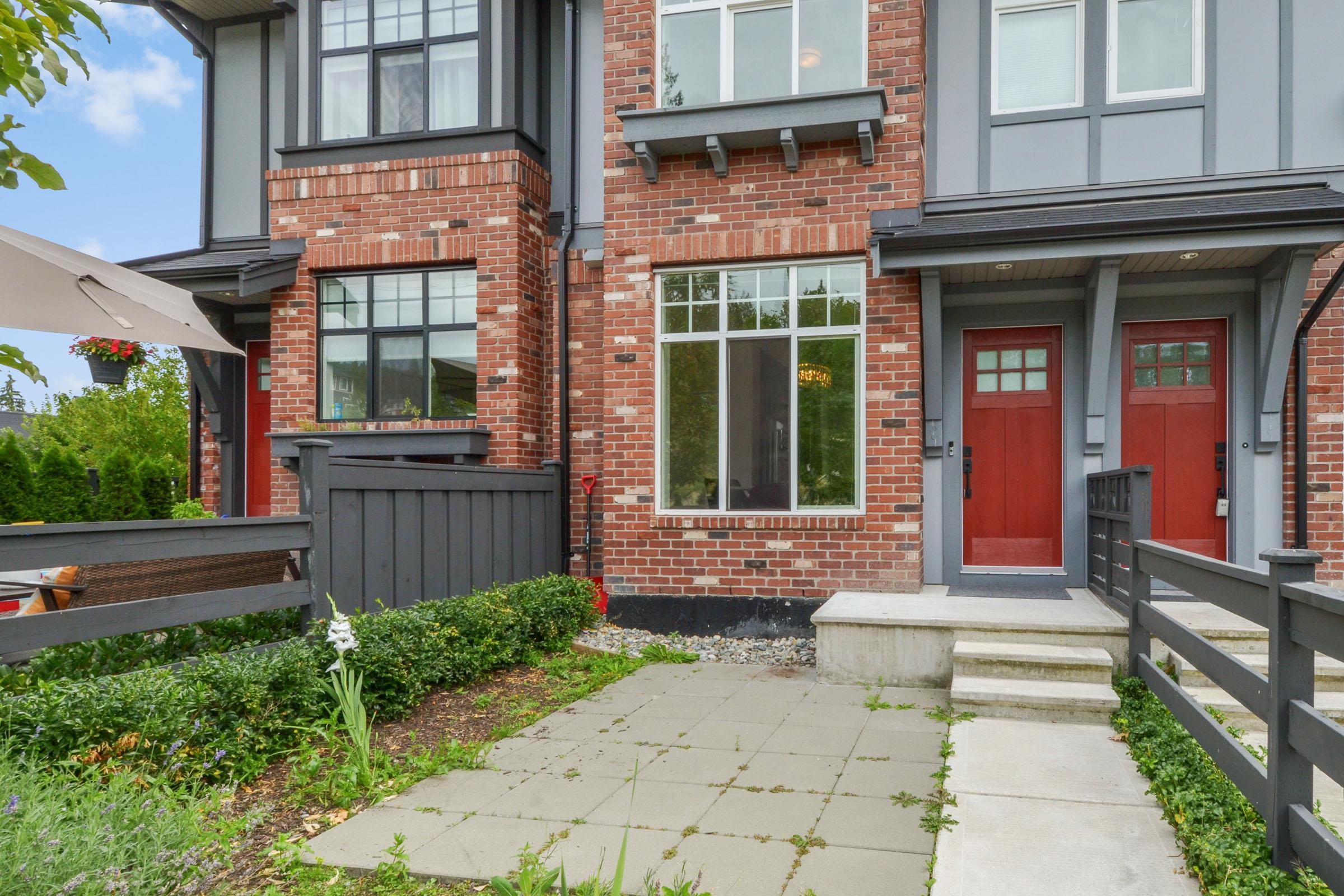 35 3552 VICTORIA DRIVE, #35