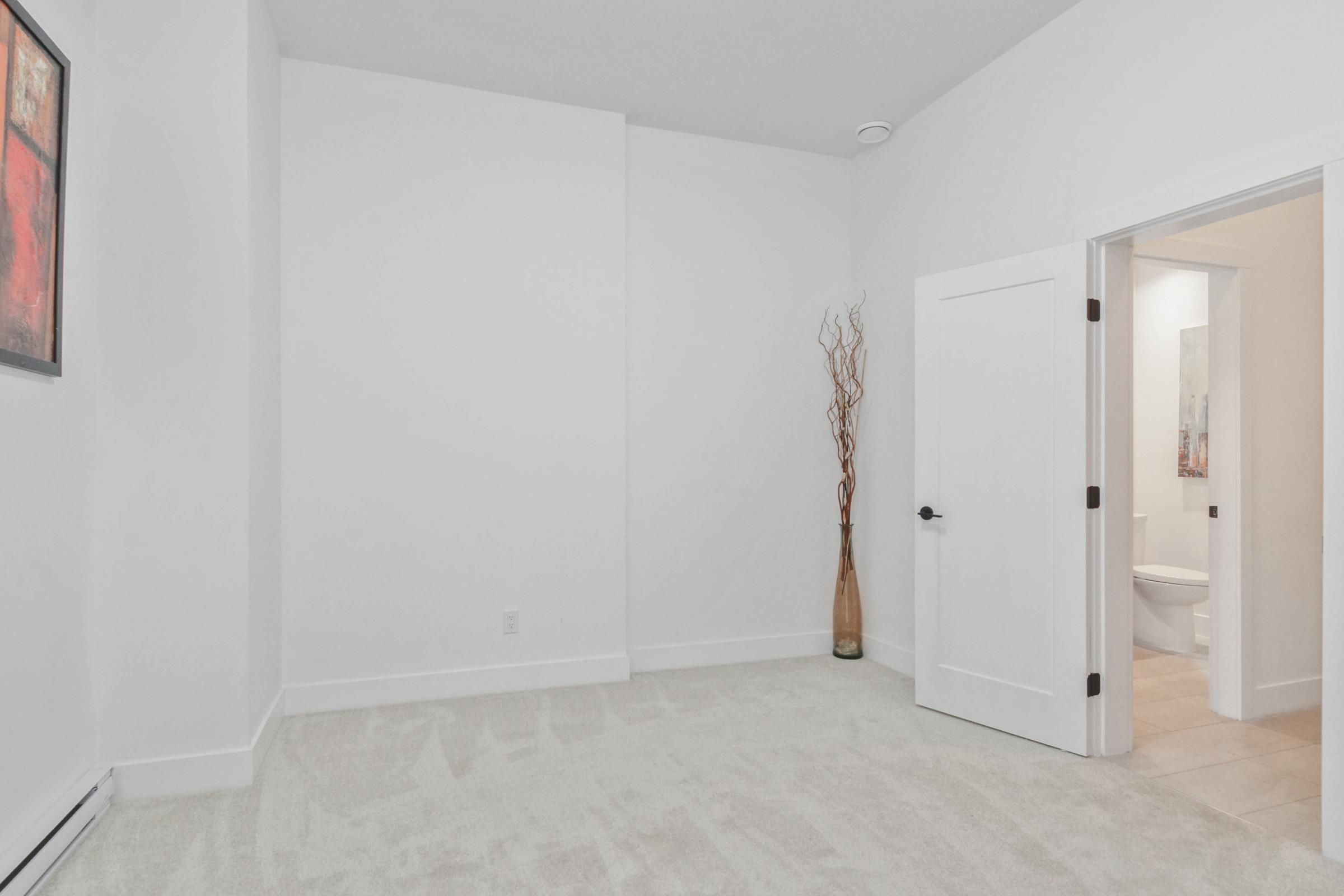 35 3552 VICTORIA DRIVE, #35