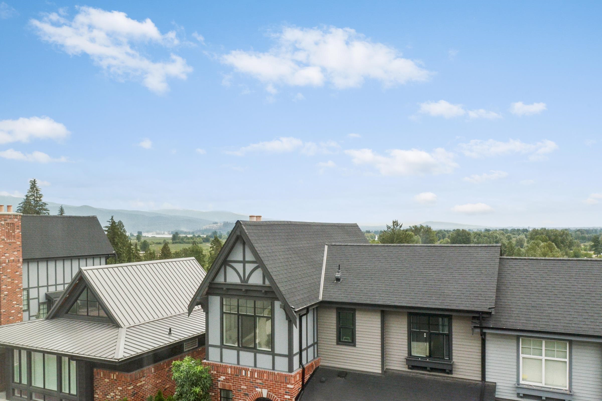 35 3552 VICTORIA DRIVE, #35
