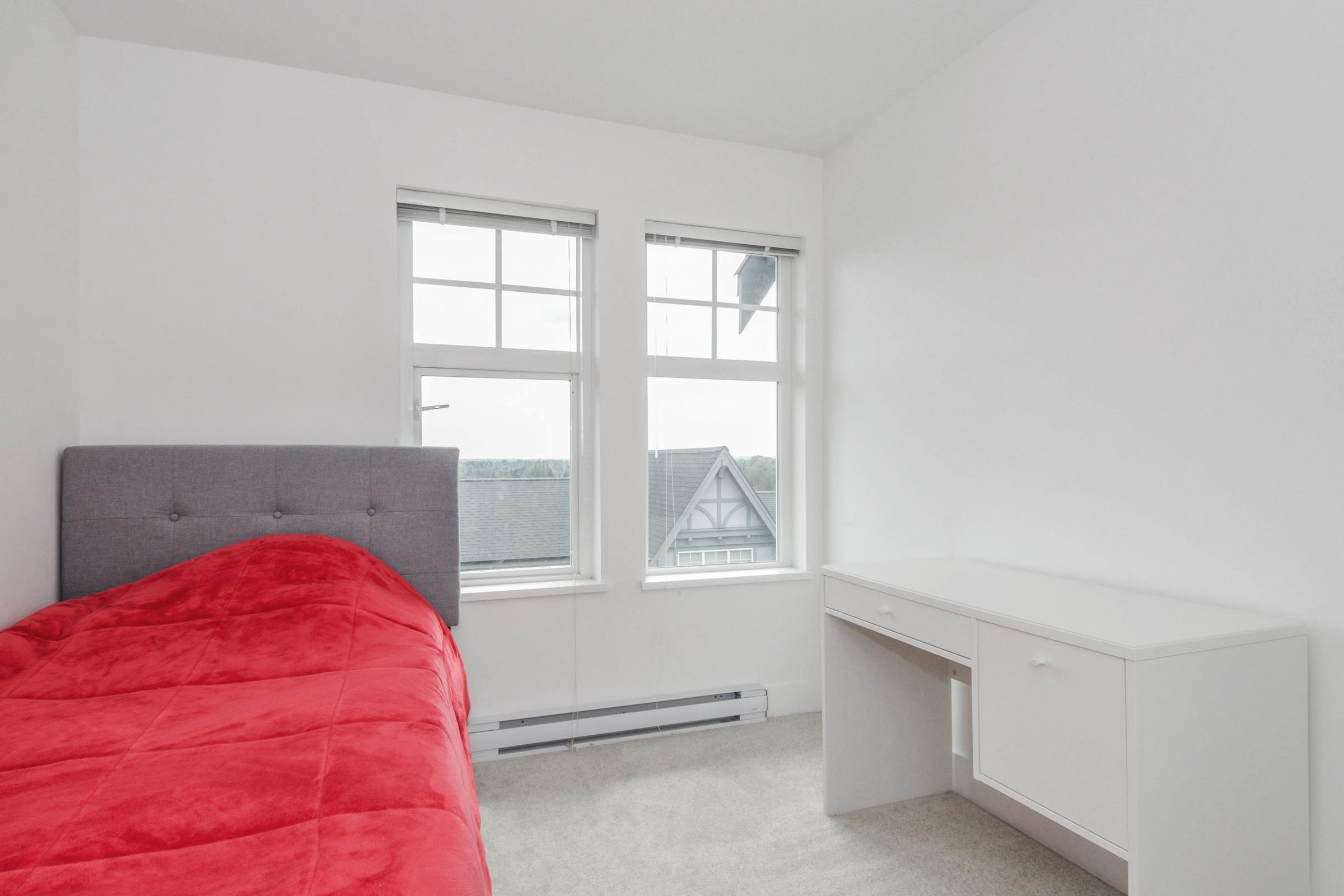 35 3552 VICTORIA DRIVE, #35