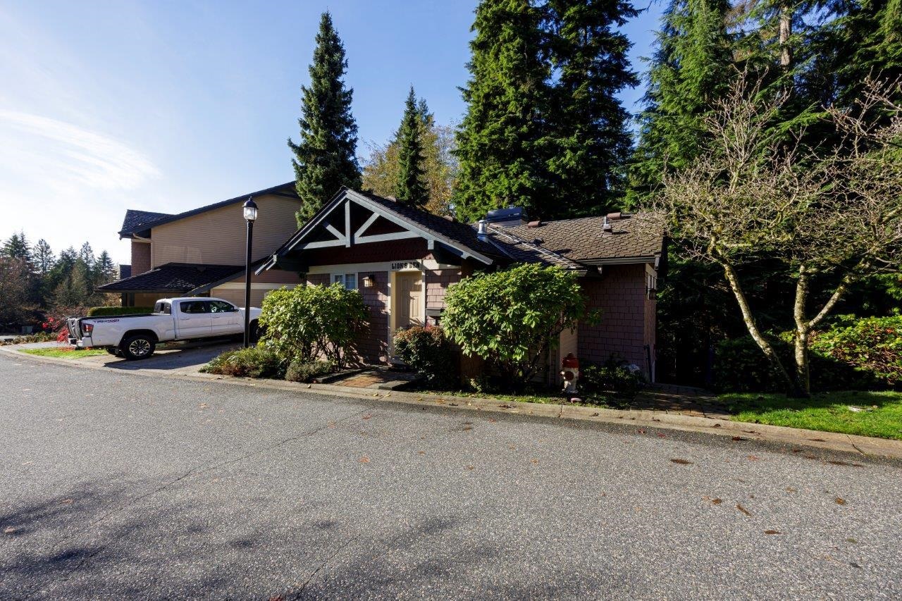 201 1140 STRATHAVEN DRIVE, #201