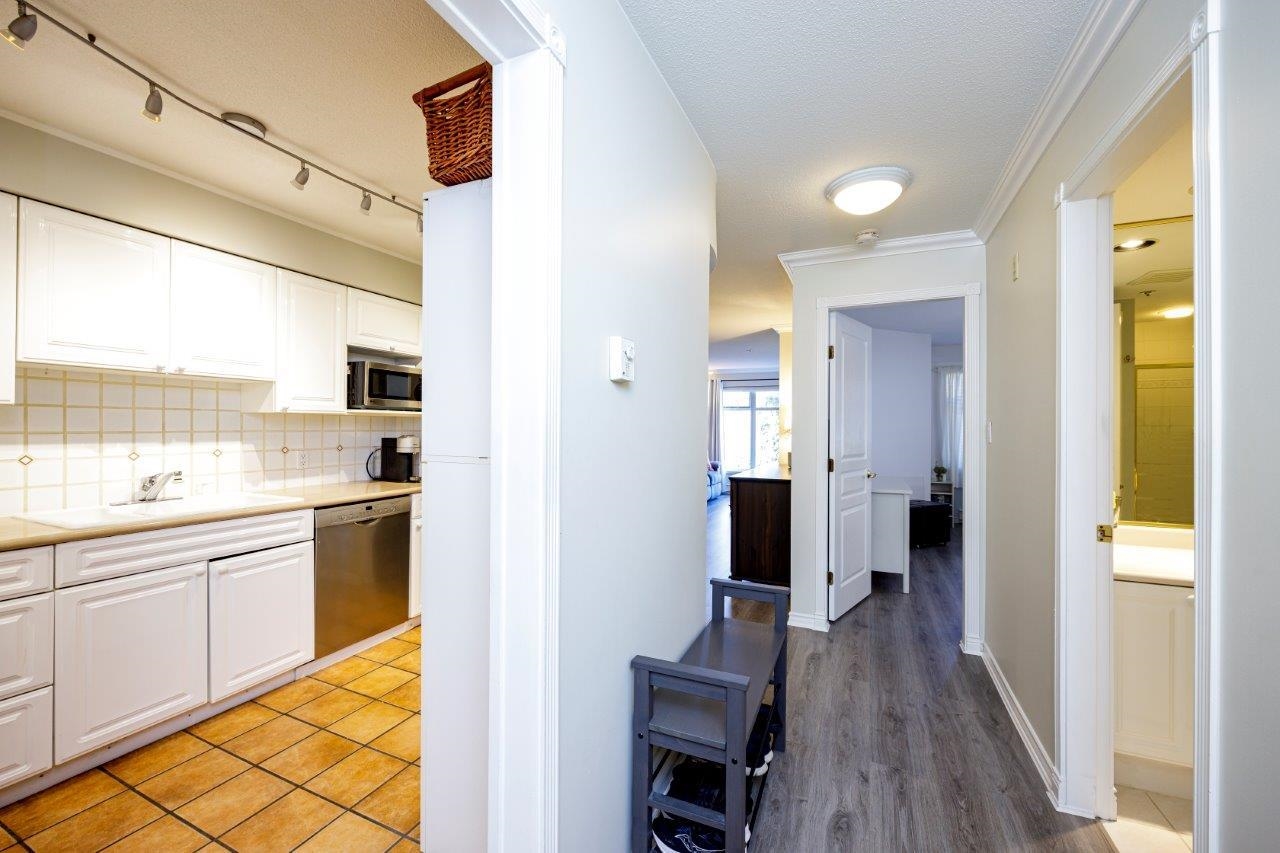 201 1140 STRATHAVEN DRIVE, #201