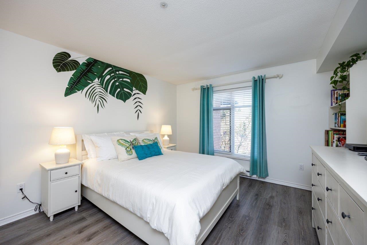 201 1140 STRATHAVEN DRIVE, #201