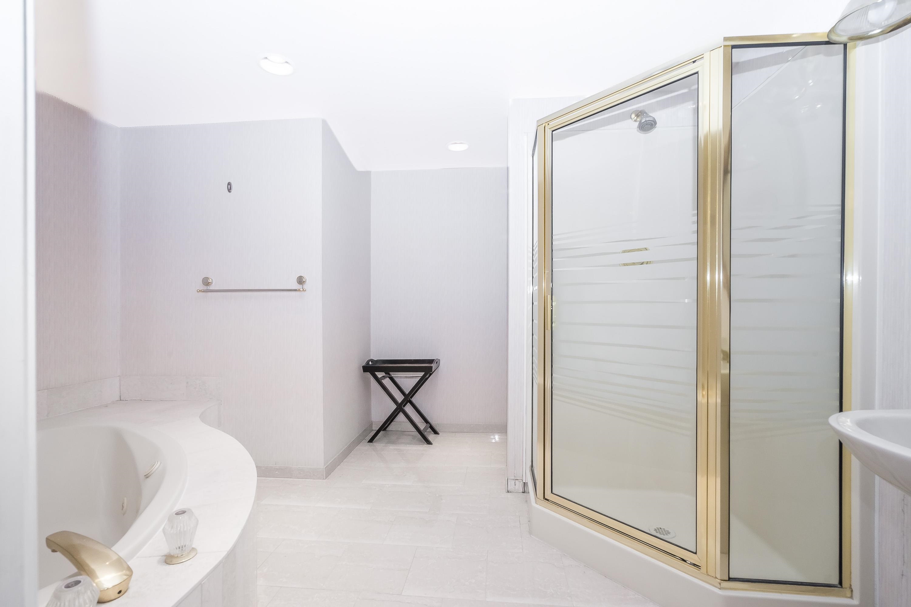302 1250 MARTIN STREET, #302