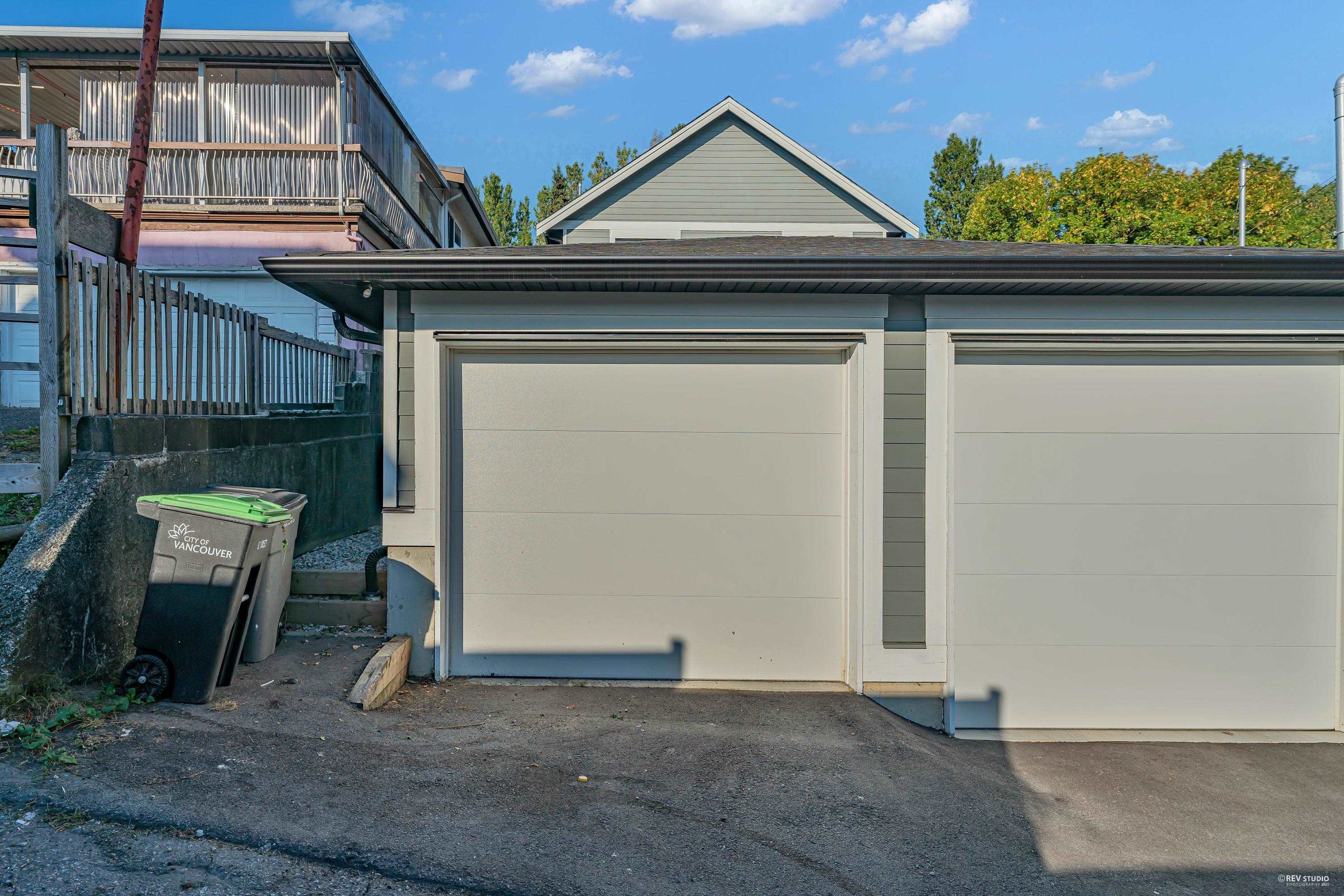 962 RENFREW STREET