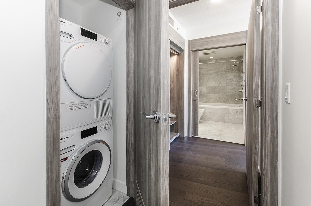 2416 89 NELSON STREET, #2416