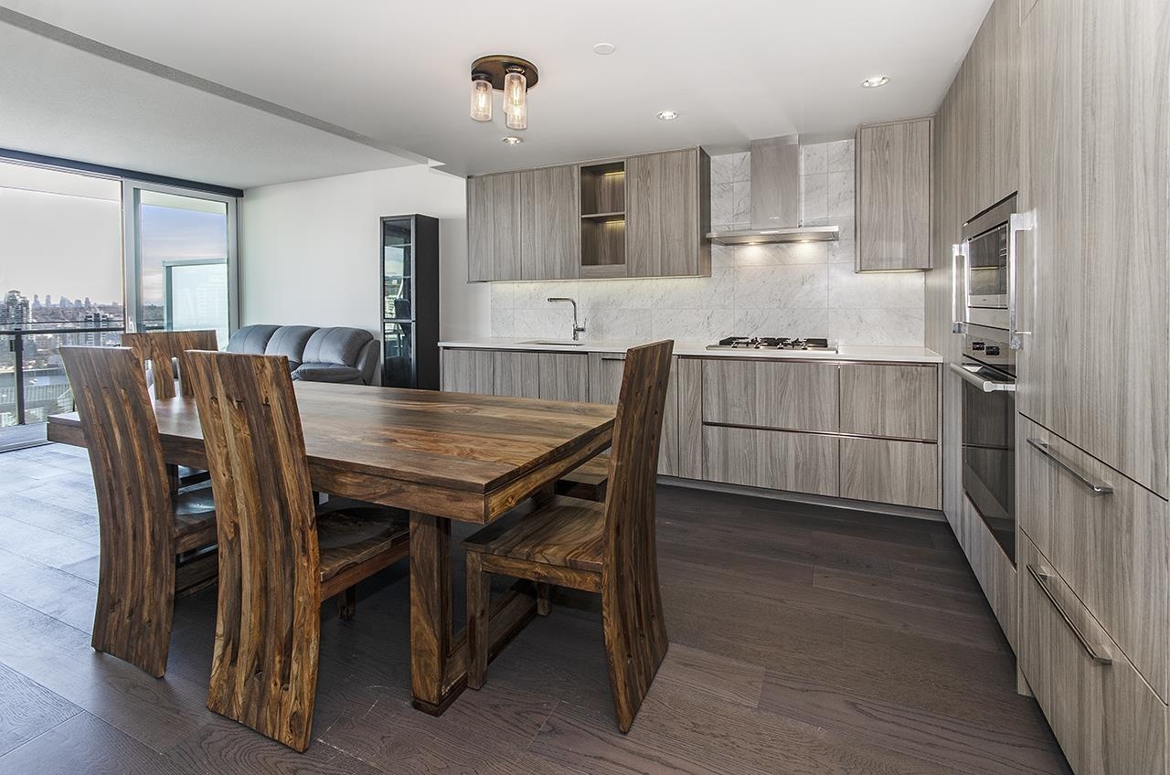 2416 89 NELSON STREET, #2416